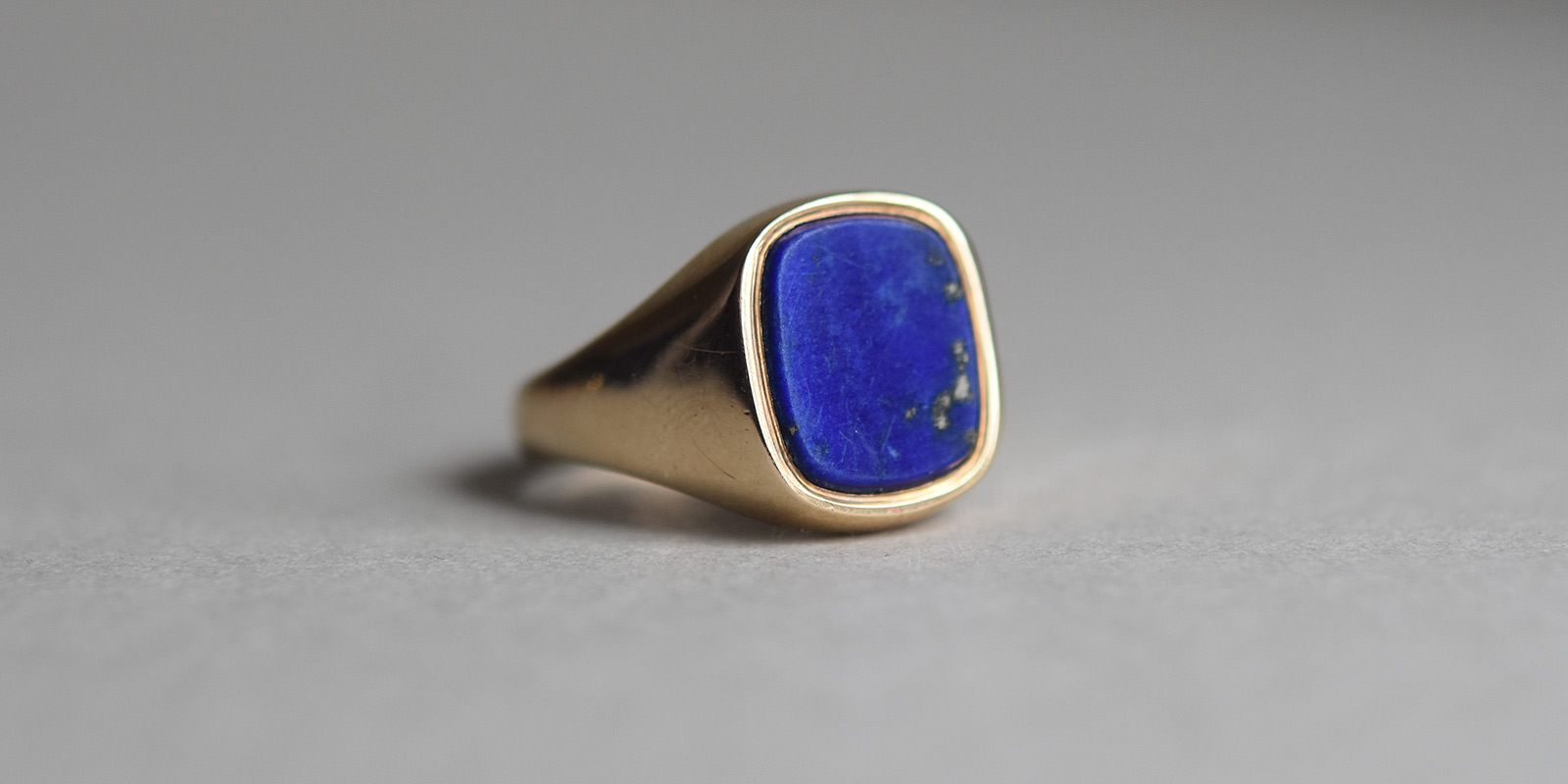 Vintage 1970s lapis lazuli signet ring - VINTIQUE JEWELLERY