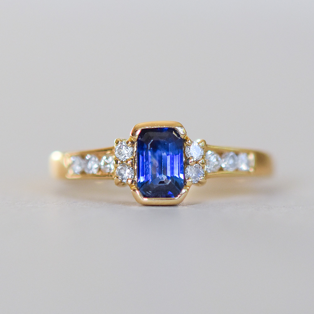 Aesthetic 18ct gold sapphire and diamond art deco design ring ...