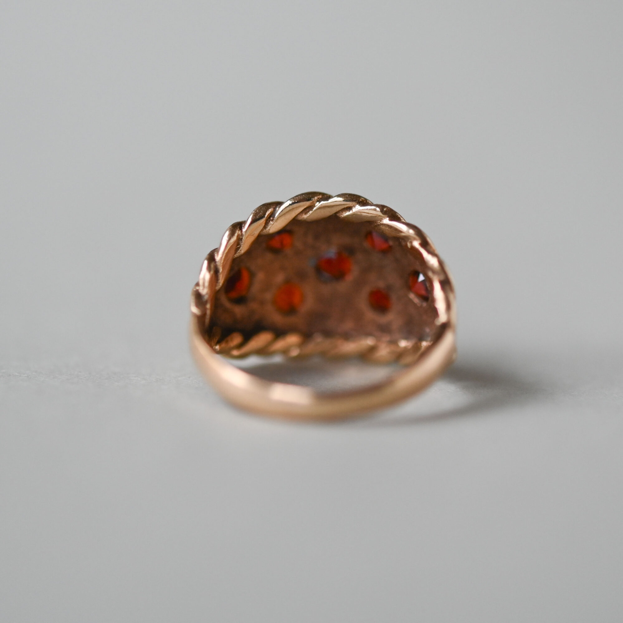 Aesthetic 9ct gold garnet bombe ring, c.1960s - Image 3