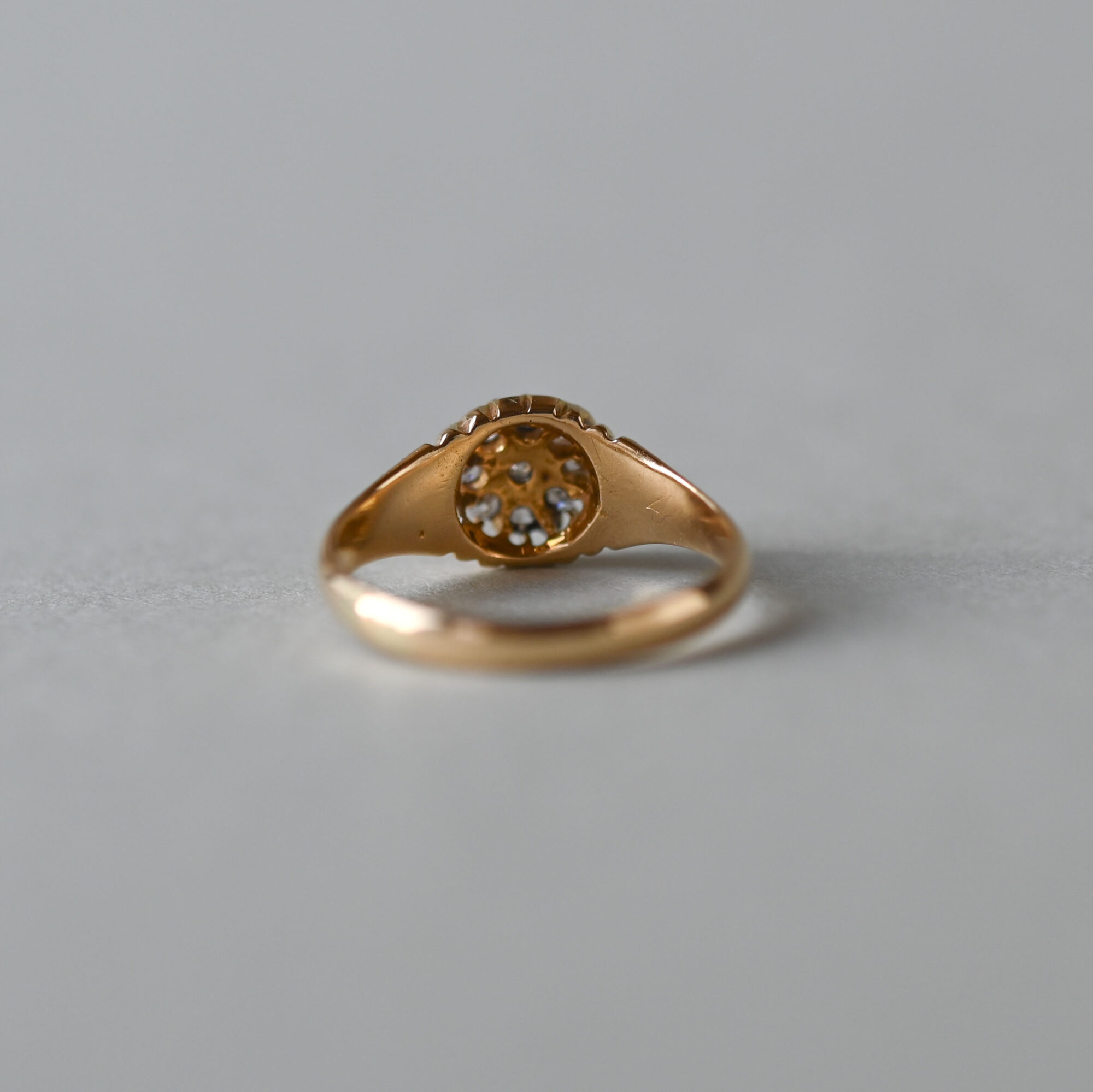 Antique 18ct gold diamond starburst cluster ring - Image 4