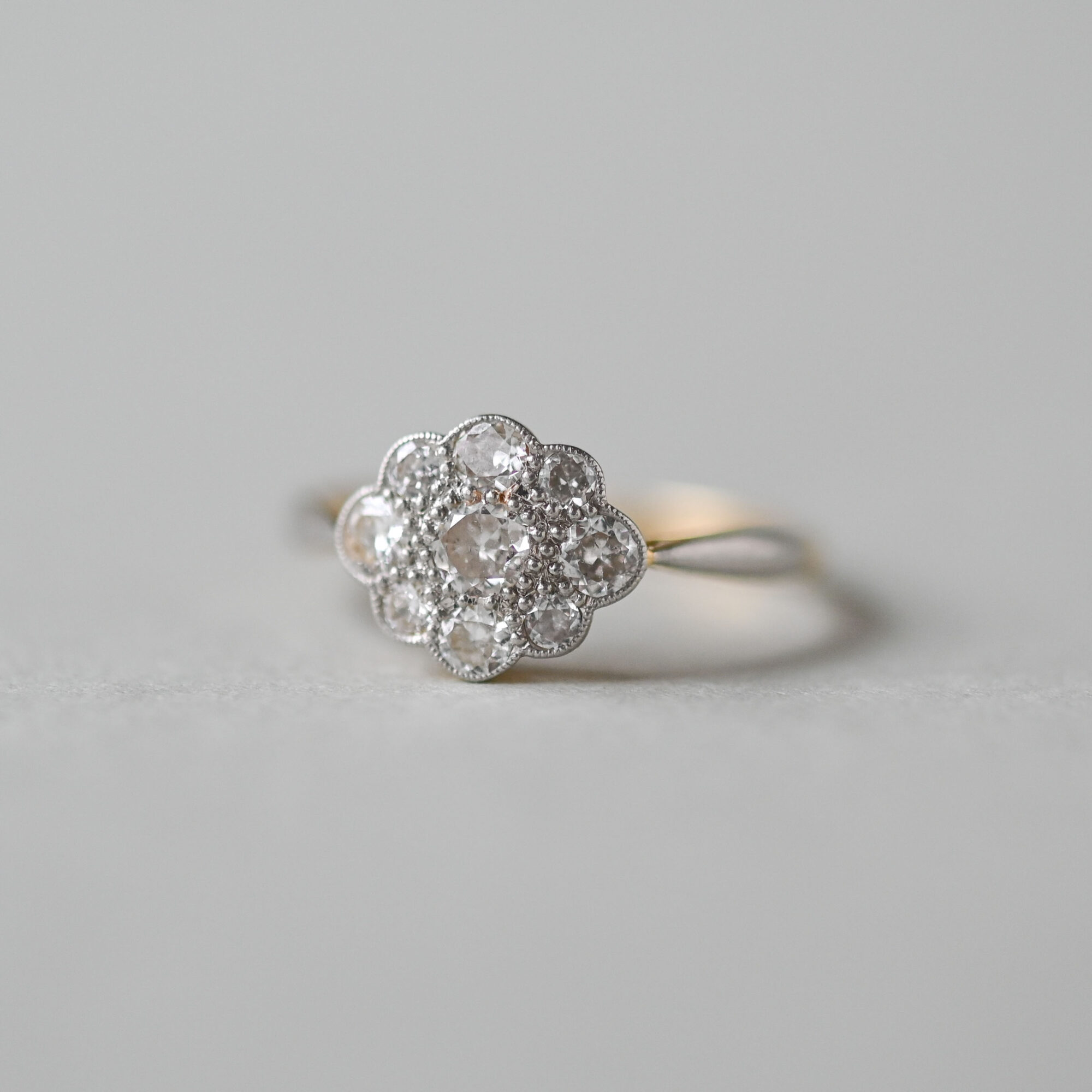 Antique Edwardian 18ct gold and platinum diamond daisy cluster ring, c.1910 - Image 2