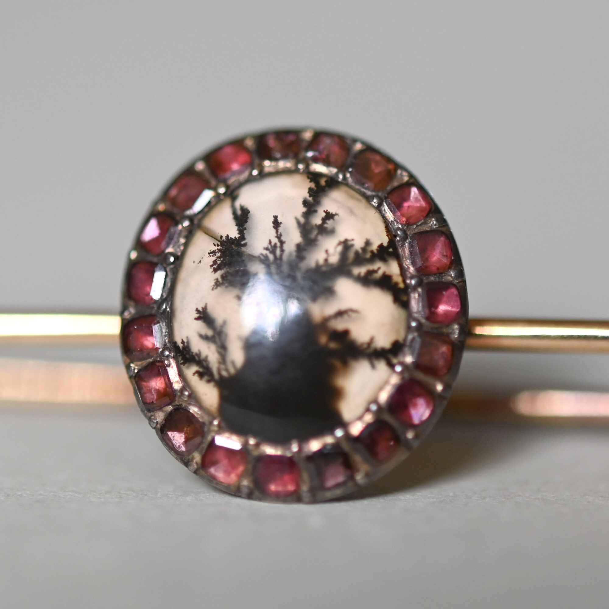 Georgian 18ct gold dendritic agate garnet brooch, c.1780s - 1800 - Image 5