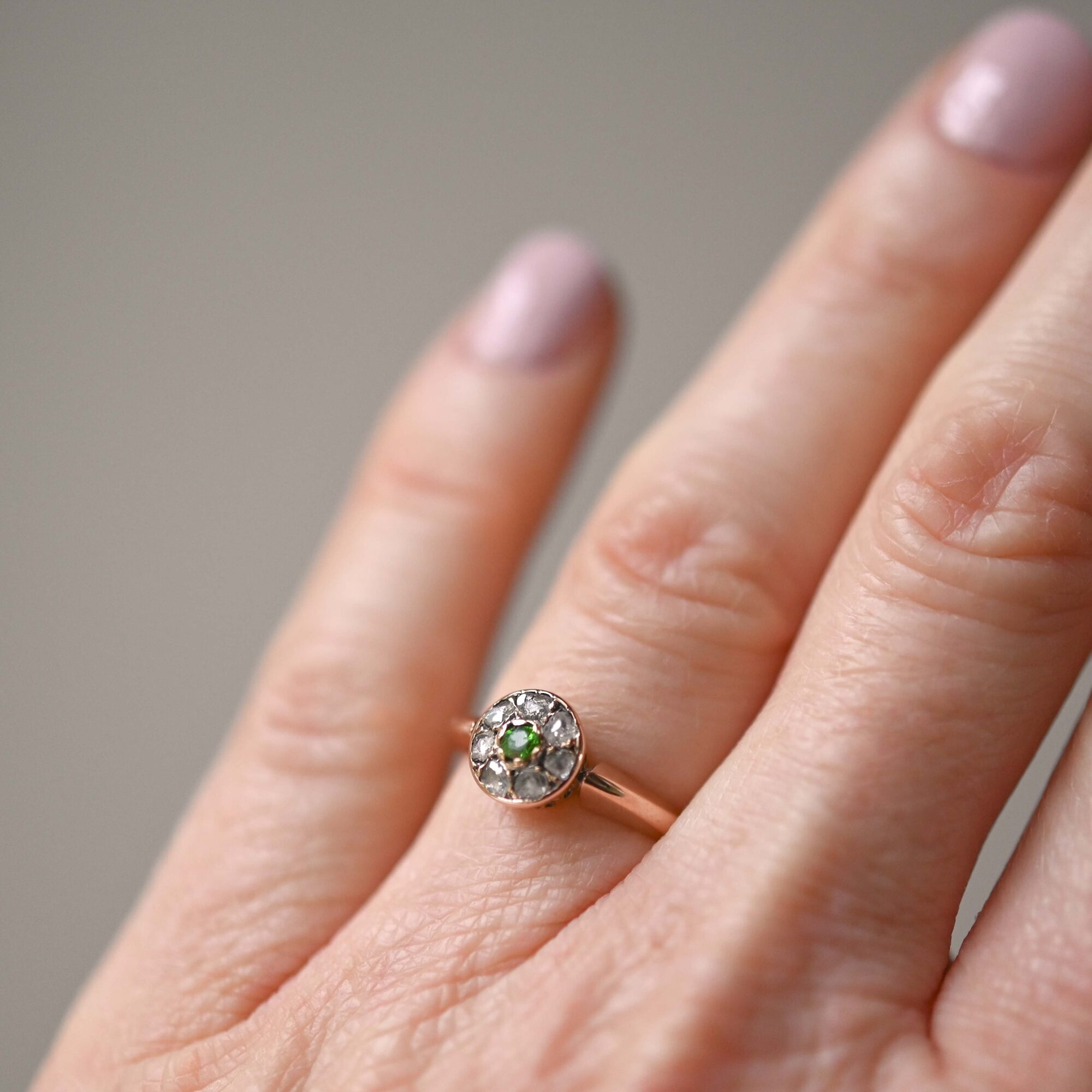 Antique Late Victorian 15ct gold rose cut diamond and demantoid garnet cluster ring, c.1900 - Image 3