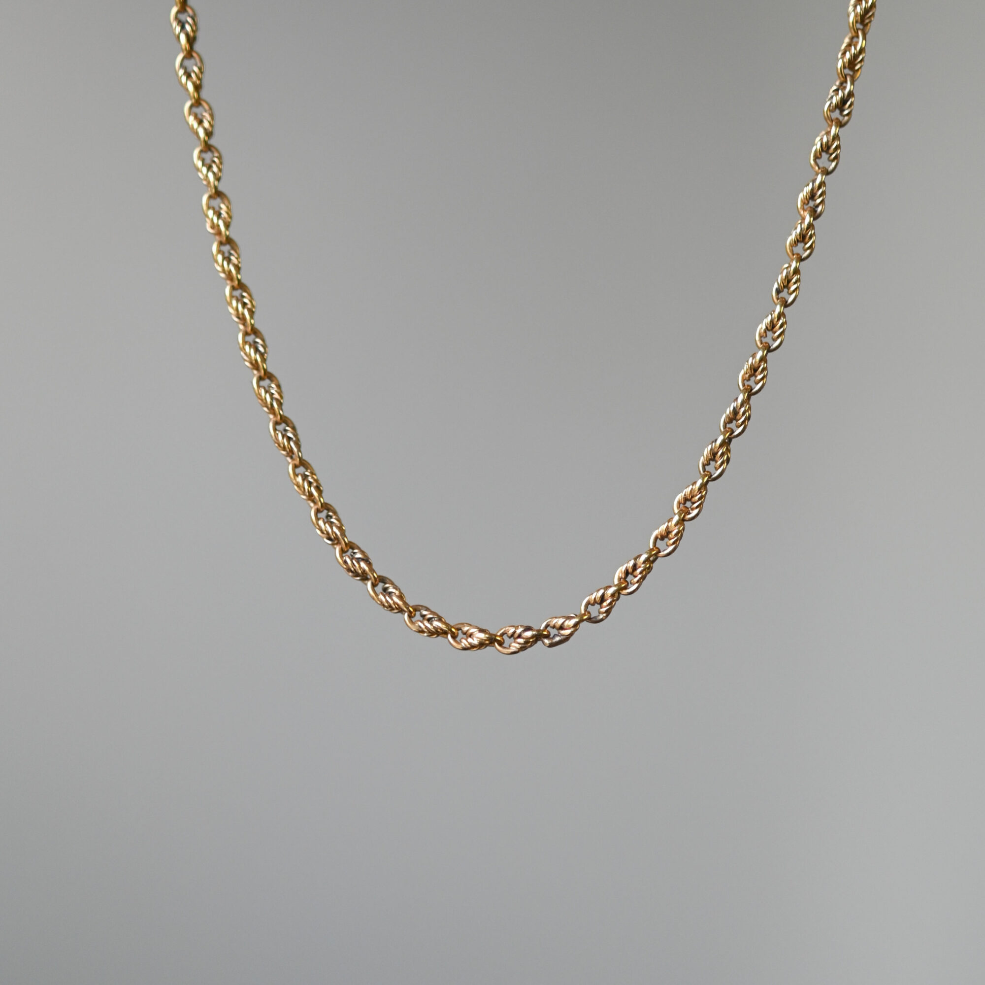 Victorian 15ct gold Lovers Knot chain with dog clasp 15 inches, c.1890s