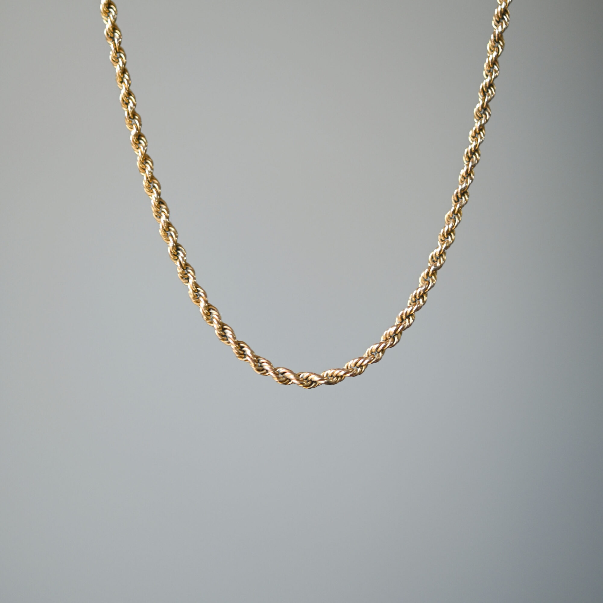 Victorian 15ct gold rope chain with barrel clasp, c.1890s