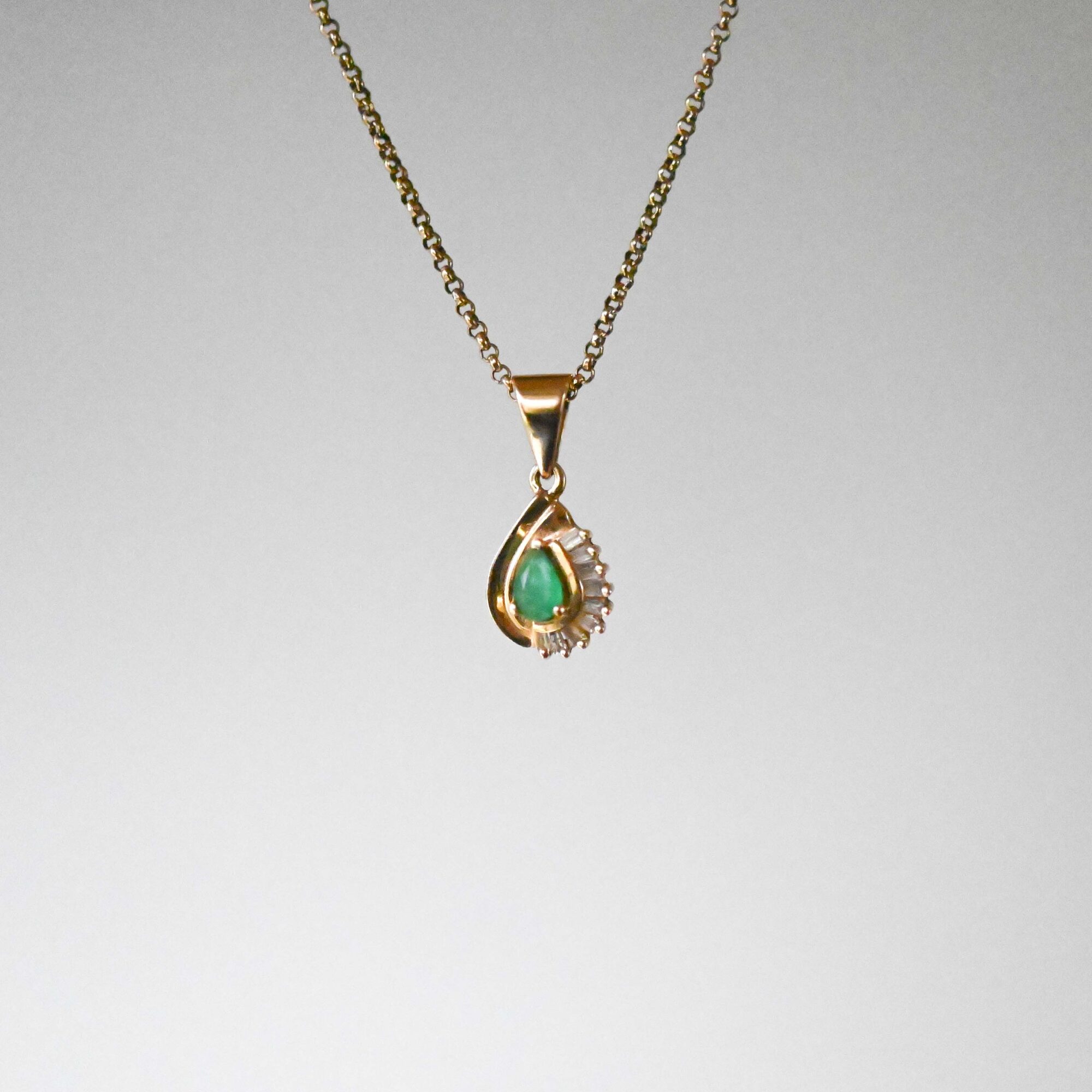 Aesthetic 14ct gold emerald and baguette diamond tear drop pendant