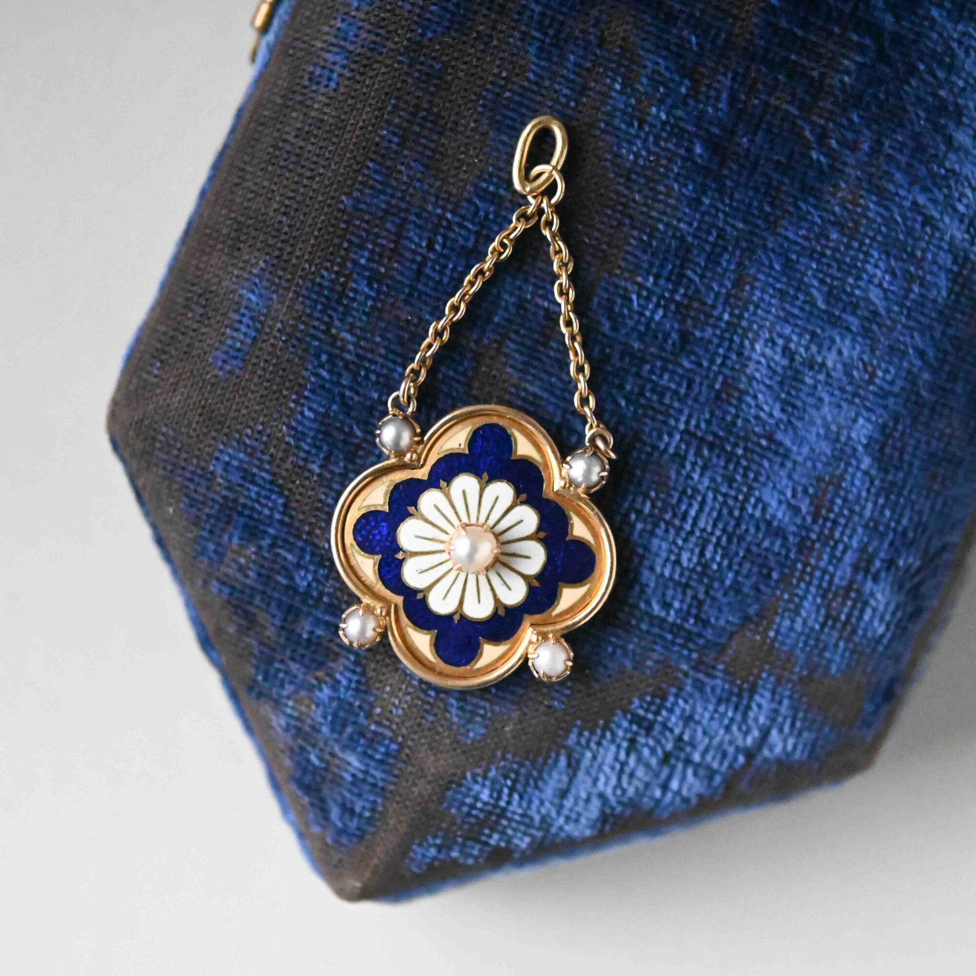 Antique 15ct gold enamel and pearl quatrefoil pendant c.1880s - Image 2