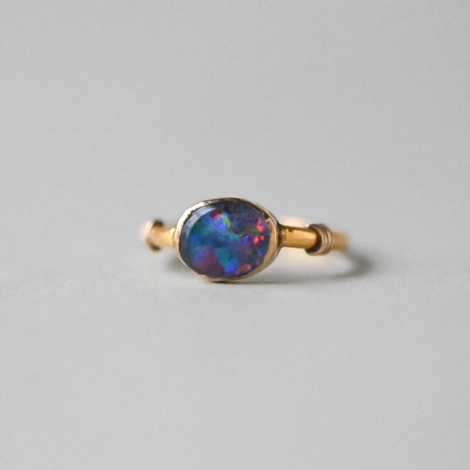 Antique 22ct gold opal doublet ring with Georgian duty mark - Image 2