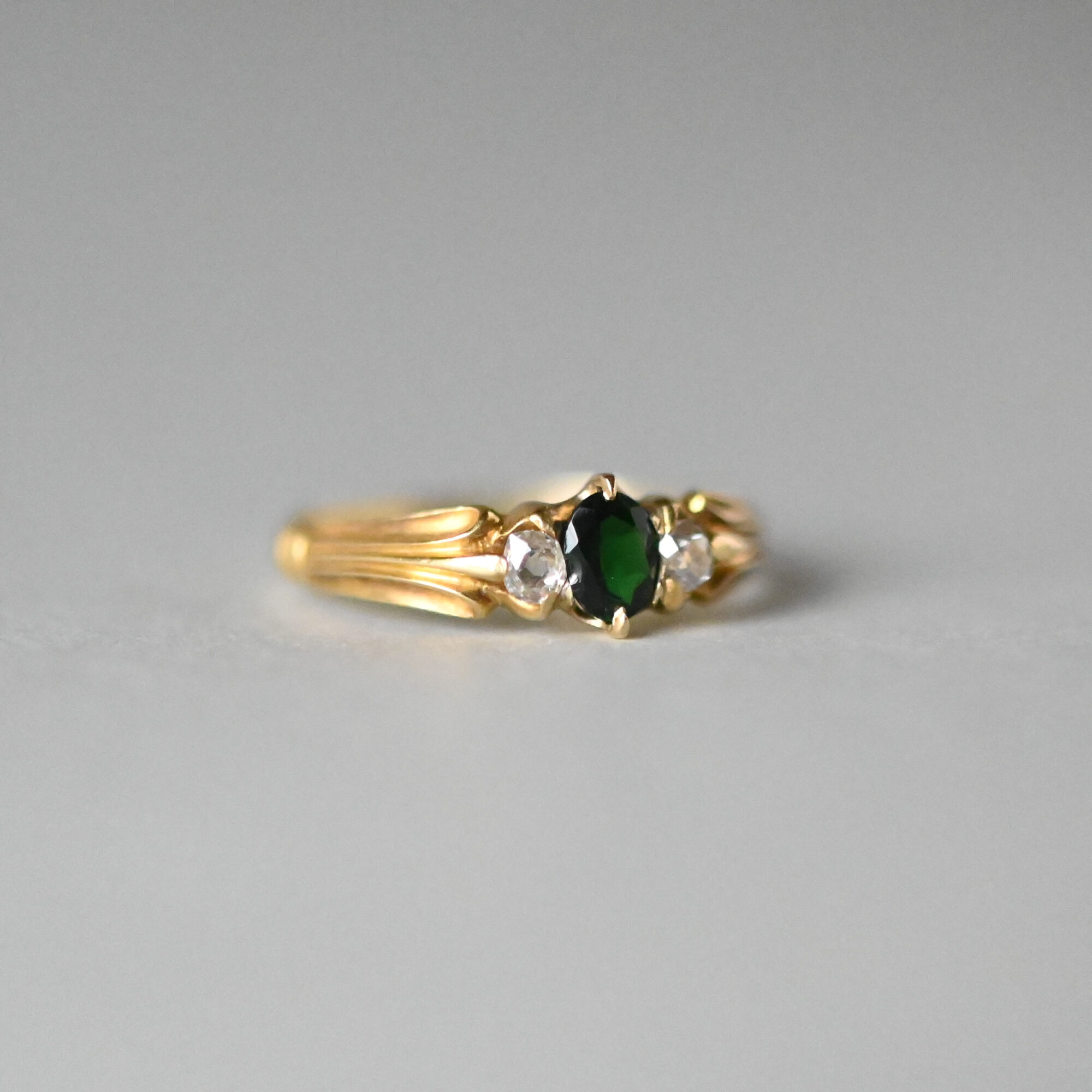 Antique Art Nouveau 18ct gold green tourmaline and old cut diamond ring - Image 2