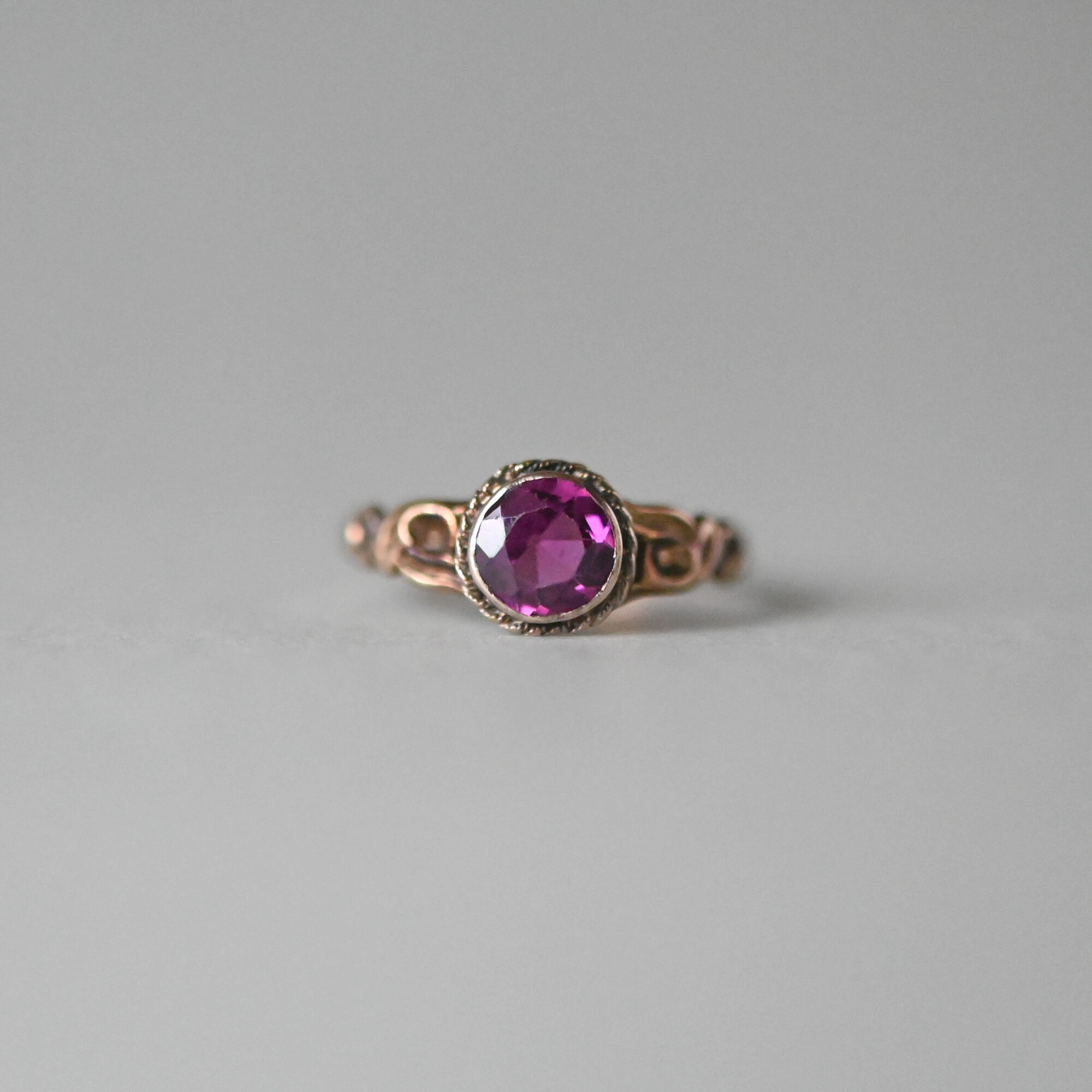 *RESERVED for AC* Antique c.1900 15ct gold garnet ring with scrolling detail shoulders