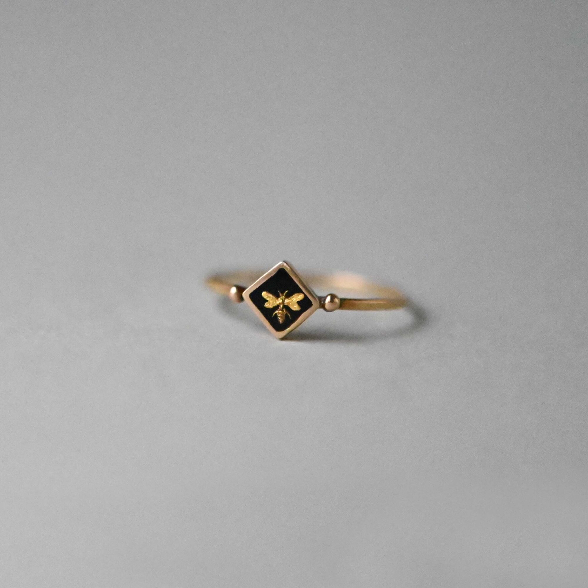 Dainty 14ct gold Victorian design butterfly ring - Image 2