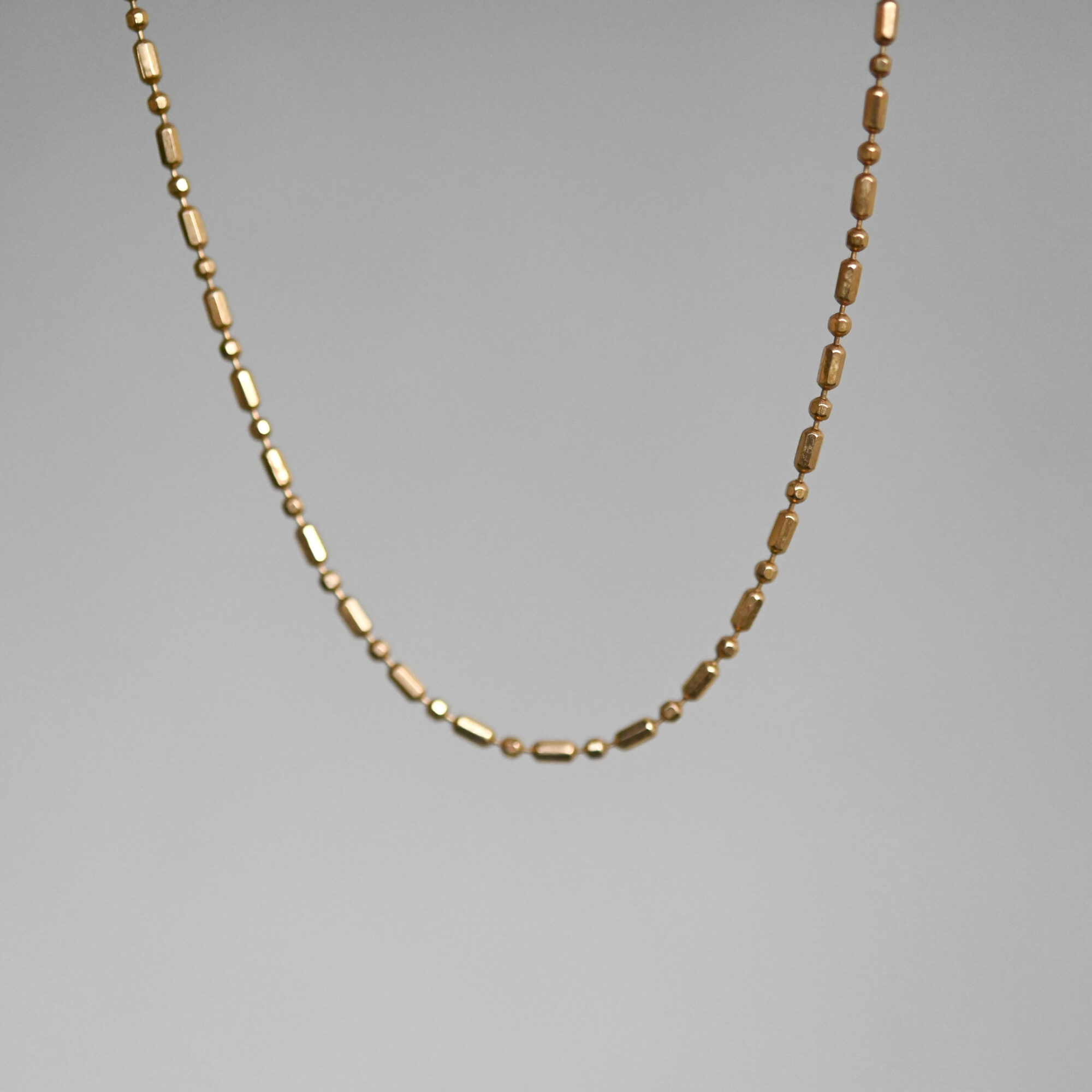 Contemporary 18ct gold fancy link chain necklace, 43 cm or 17 in