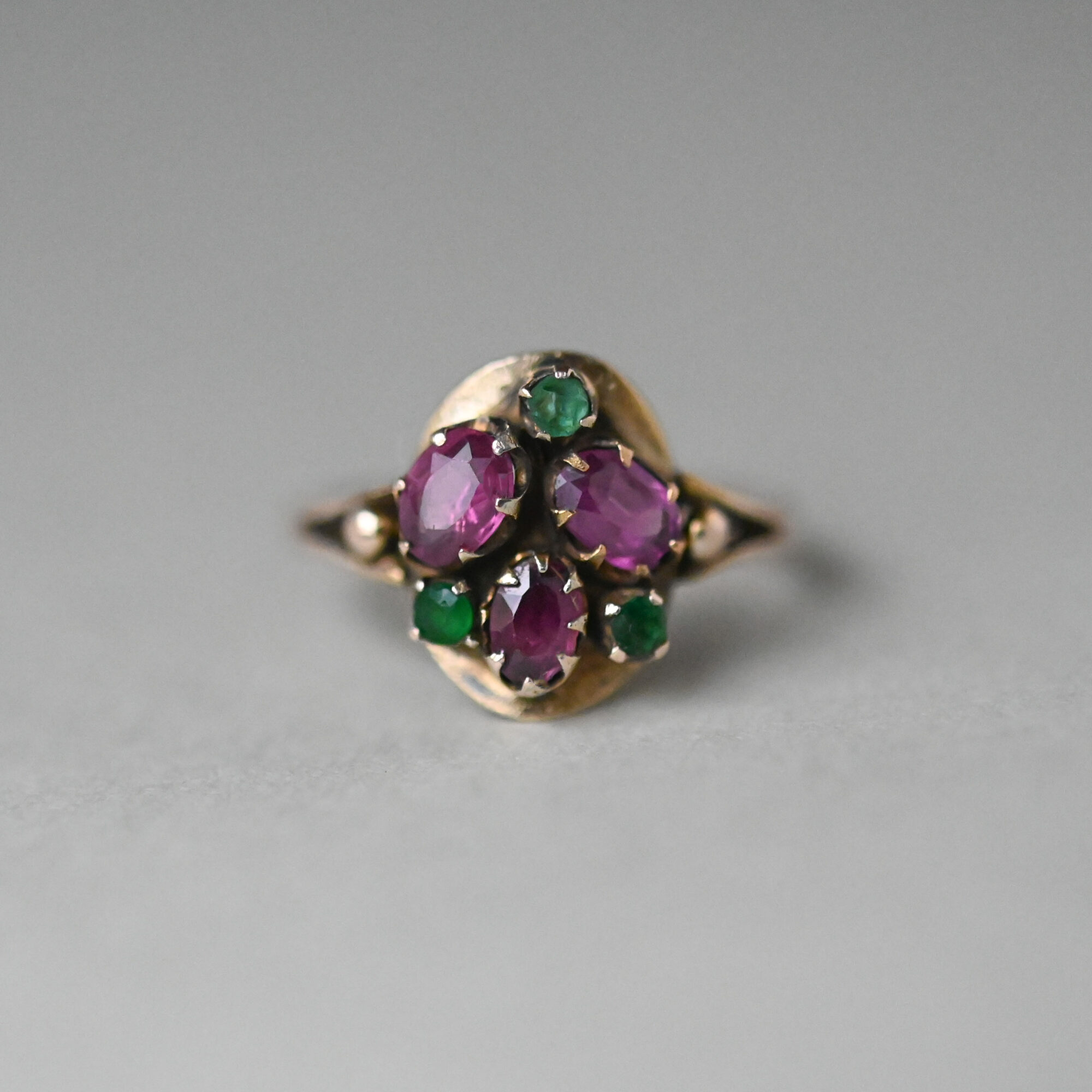 Antique Edwardian 9ct gold garnet and paste ring, c.1905