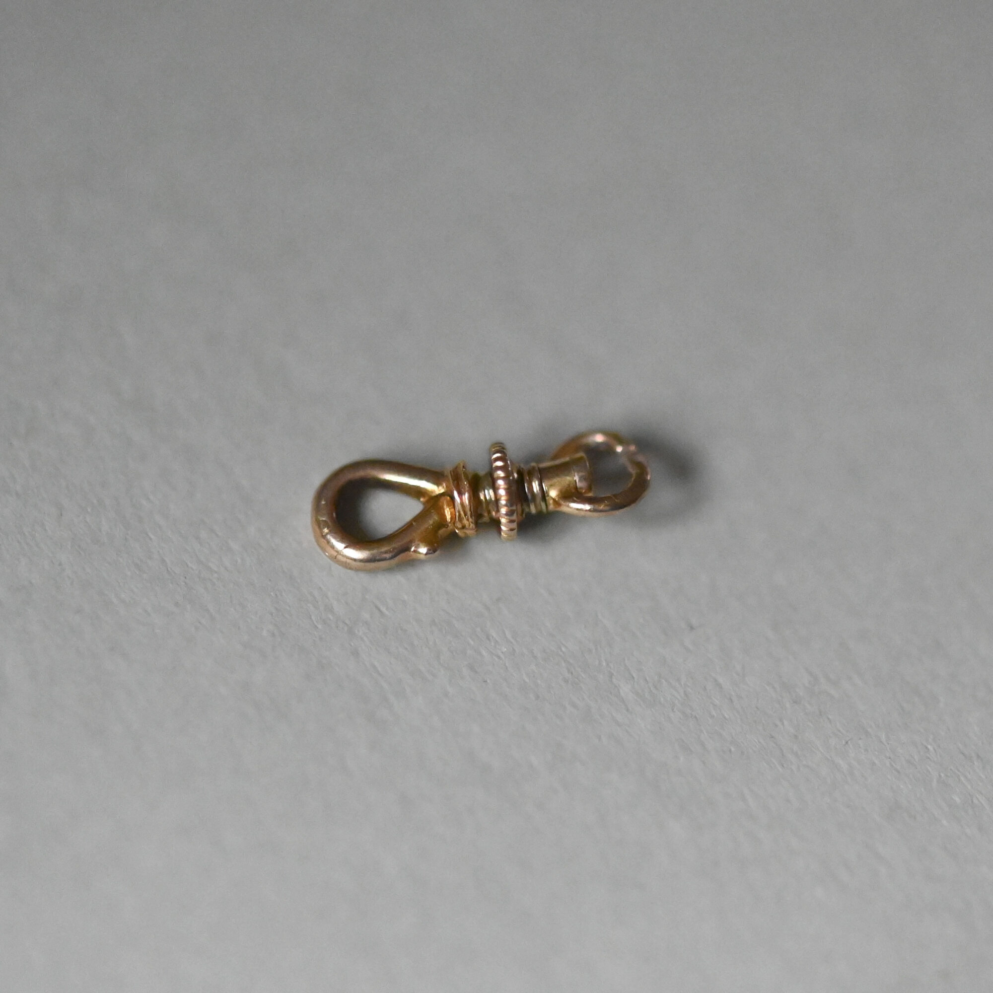 Antique 15ct gold tiny twist clasp, c.1890s