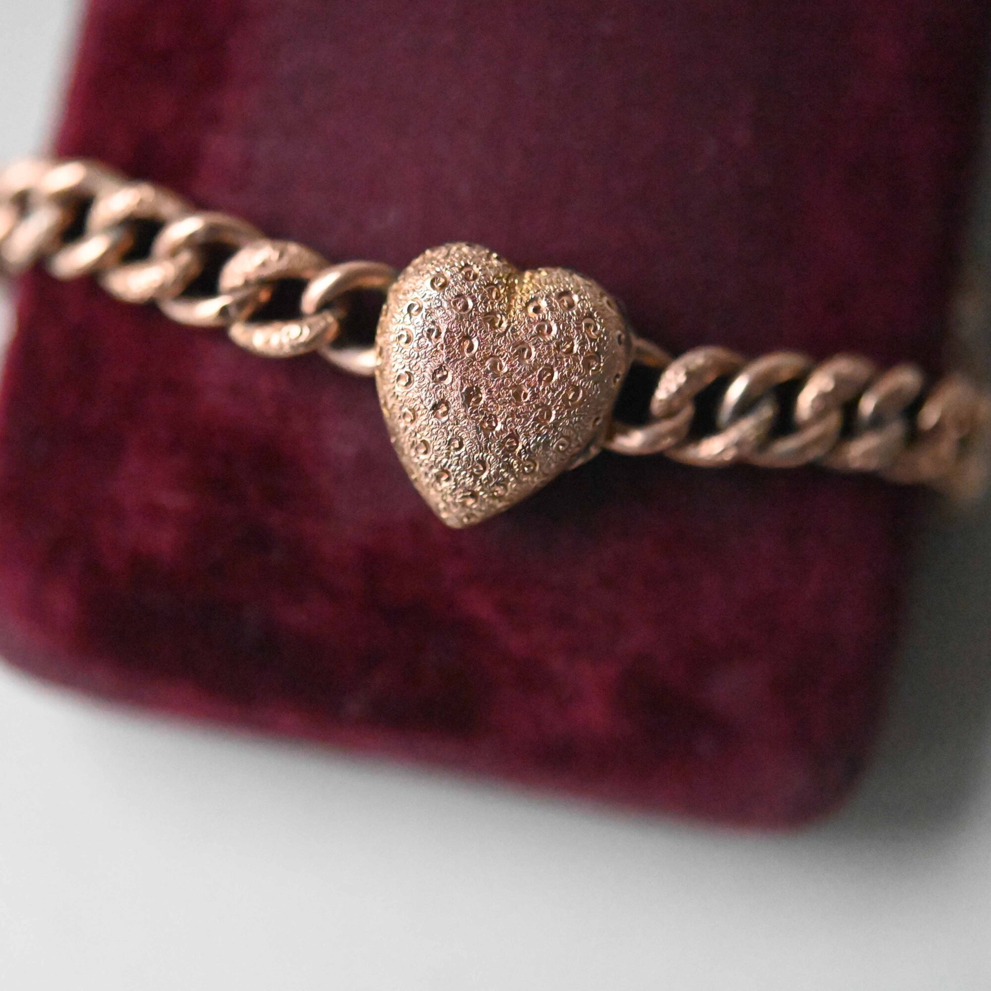 Antique Edwardian 9ct rose gold heart locket bracelet - Image 2