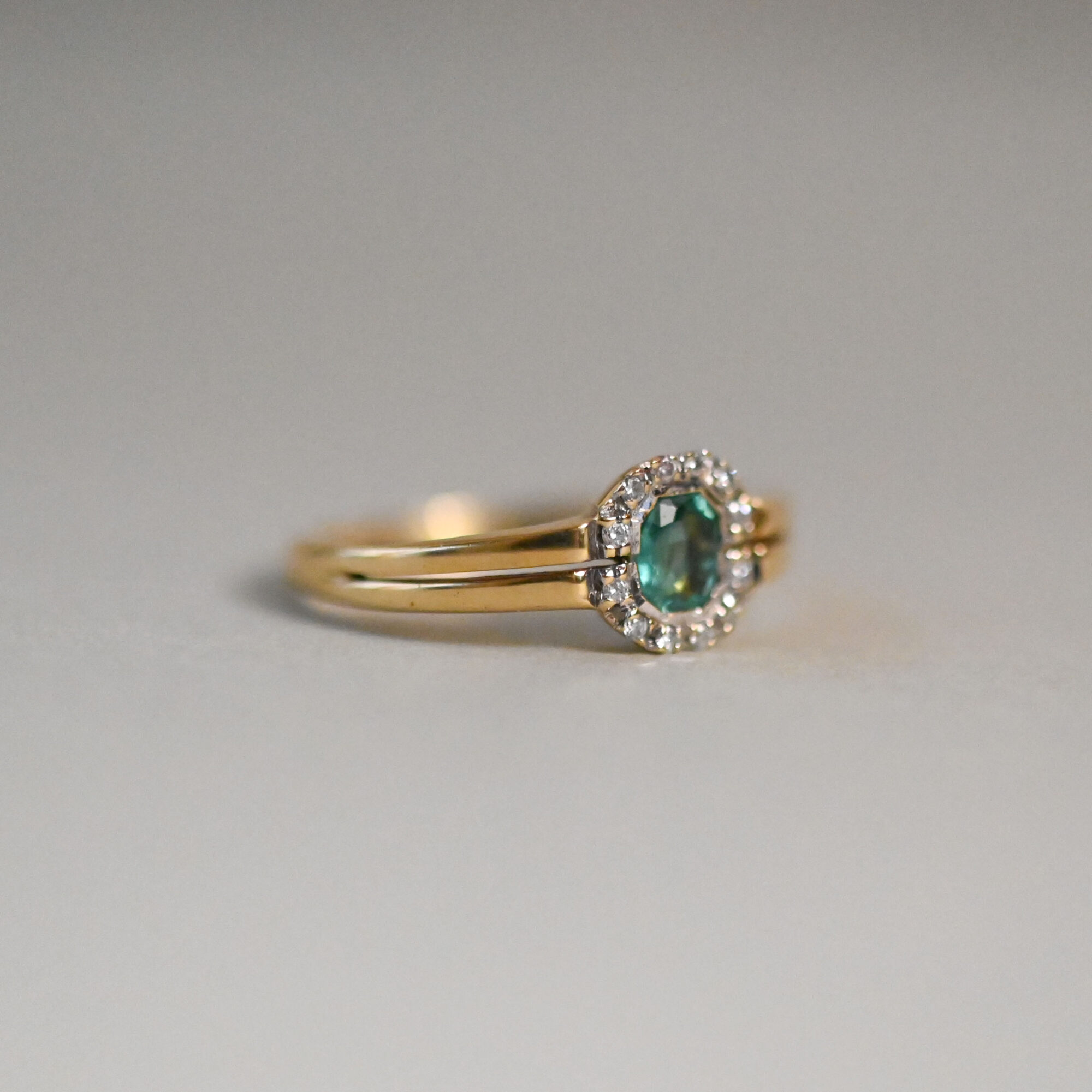 Contemporary 18ct gold blue green tourmaline and mini diamond halo ring - Image 2