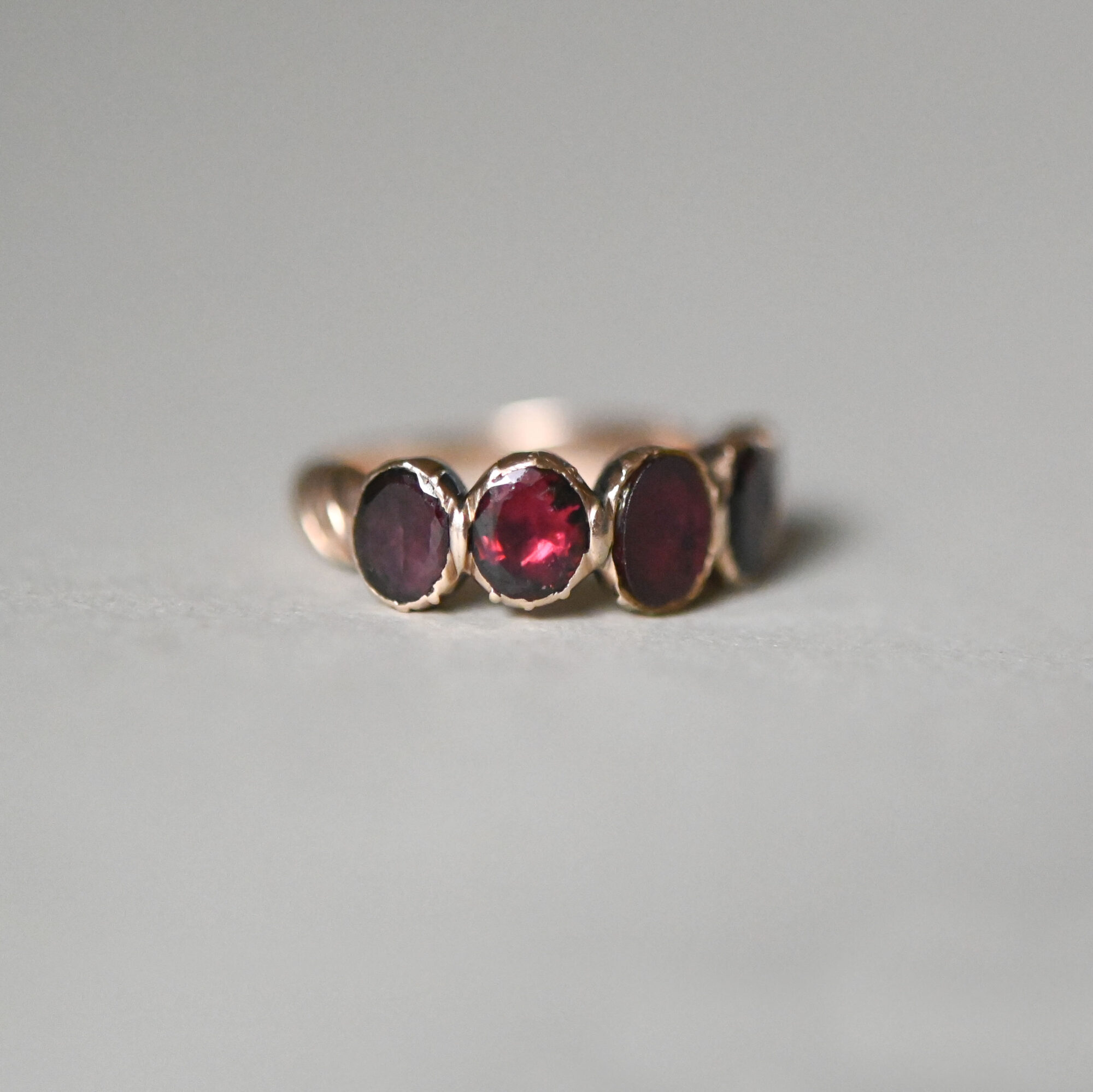 Contemporary Georgian design 9ct gold five stone flat cut garnet half hoop ring - Image 2