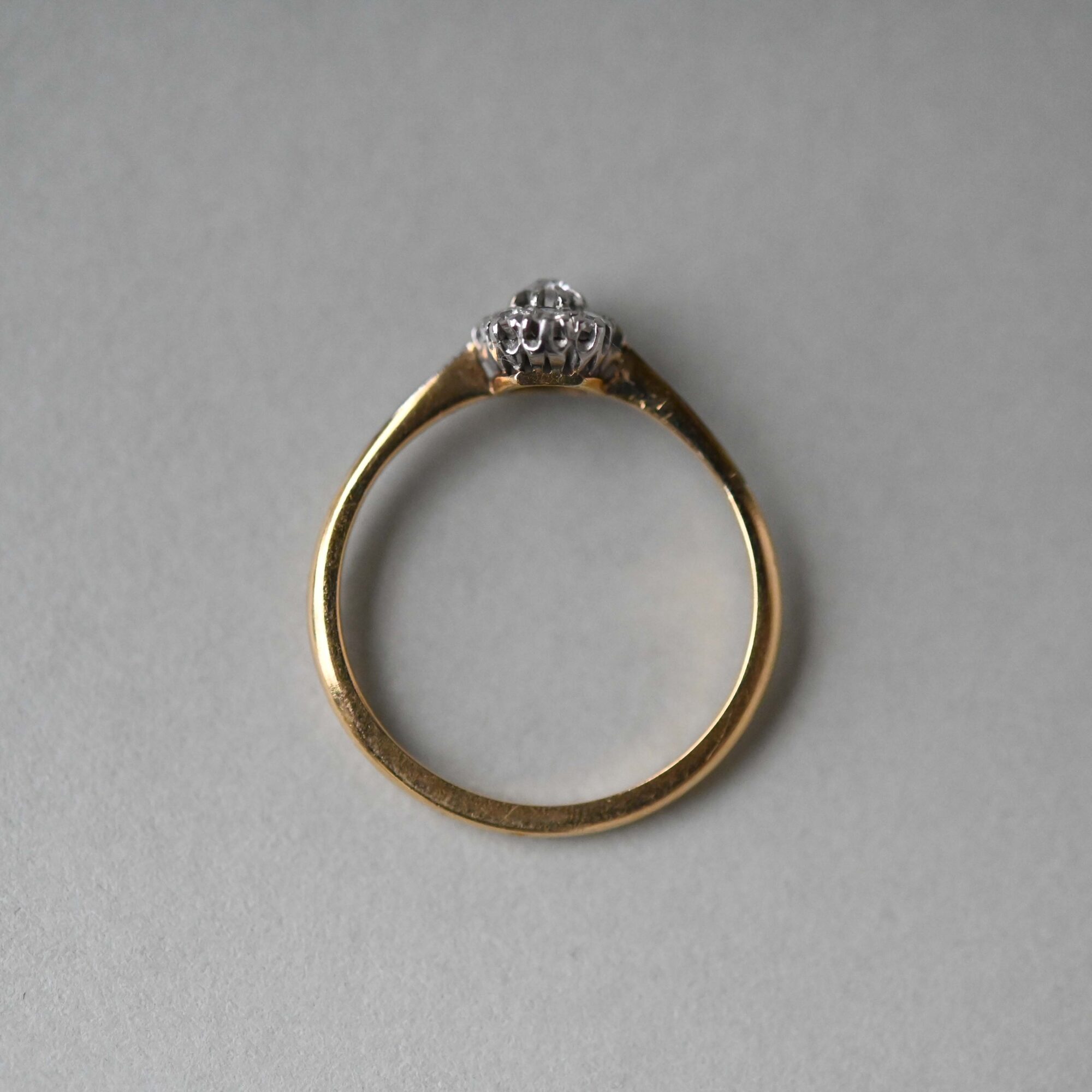 Dainty Edwardian 18ct gold and platinum diamond cluster ring - Image 3