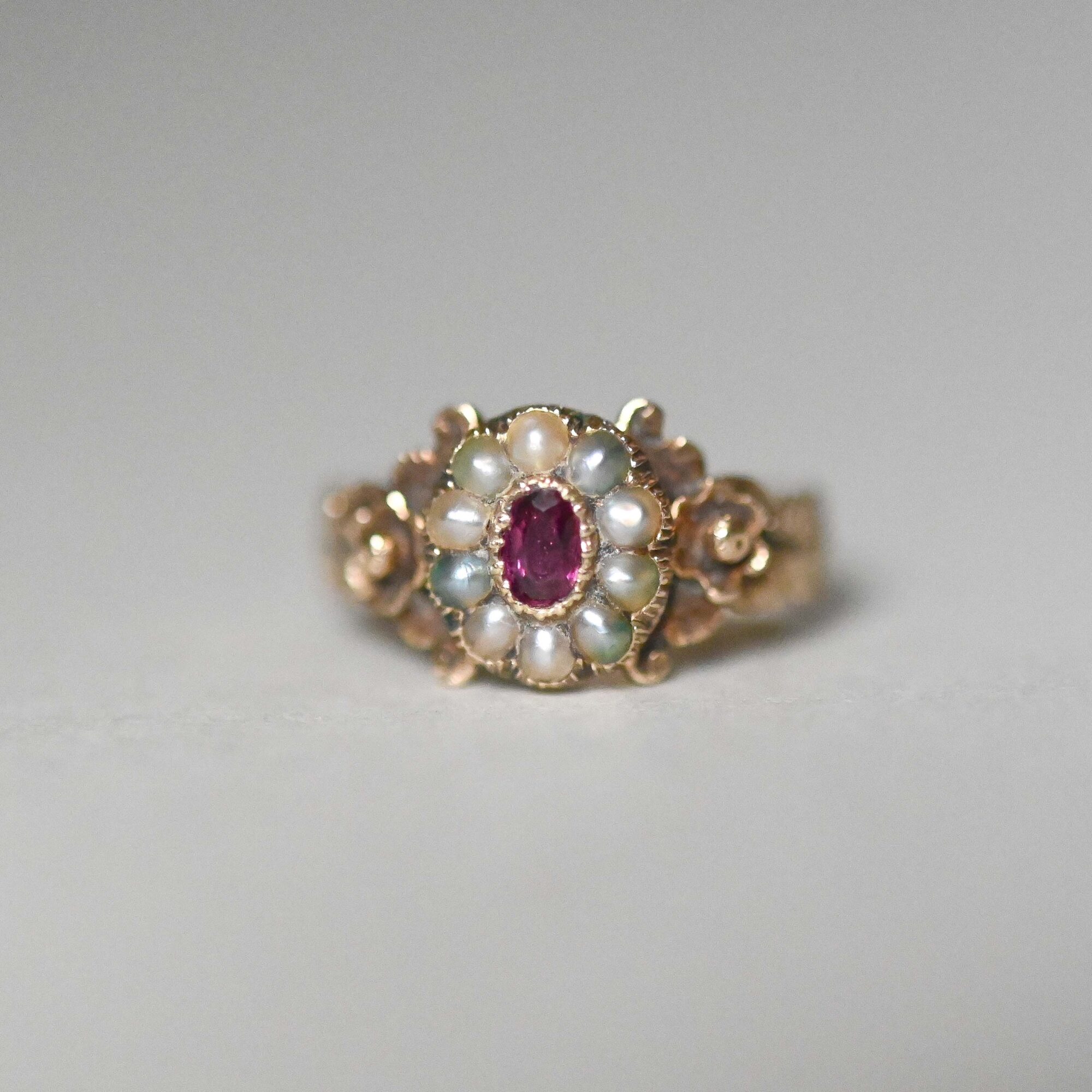 Exquisite Georgian 15ct gold pearl and ruby ring with floral shoulders, c.1820