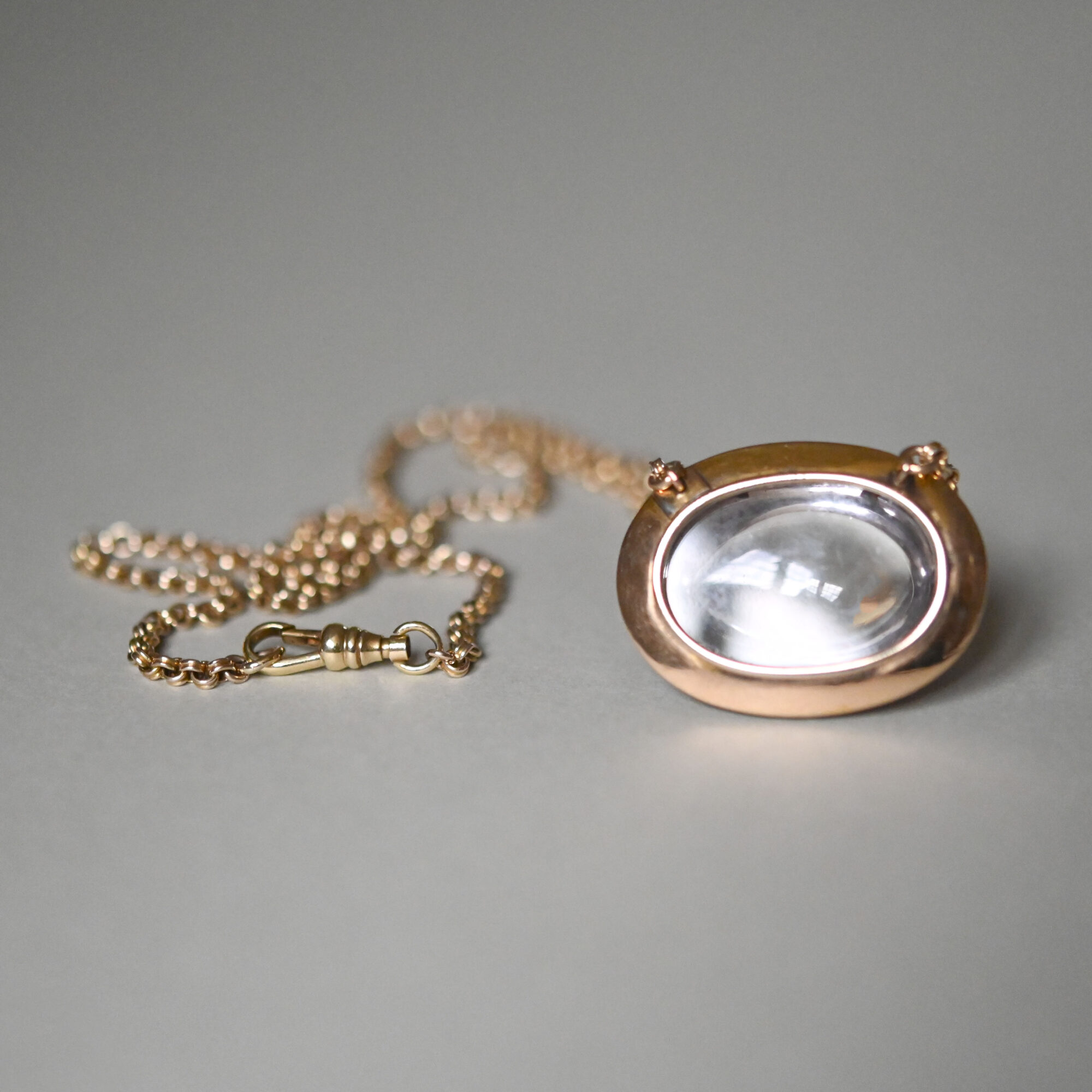 Exquisite Victorian gold rock crystal and pearl pool of light locket necklace - Image 4