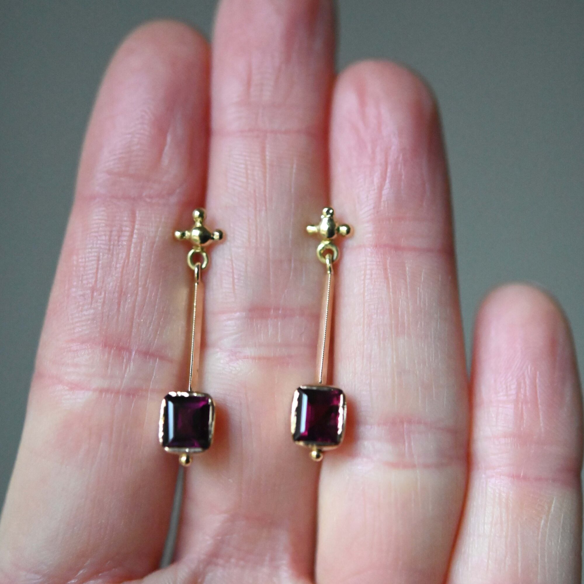 Pair of 18ct gold garnet Byzantine design drop earrings - Image 3