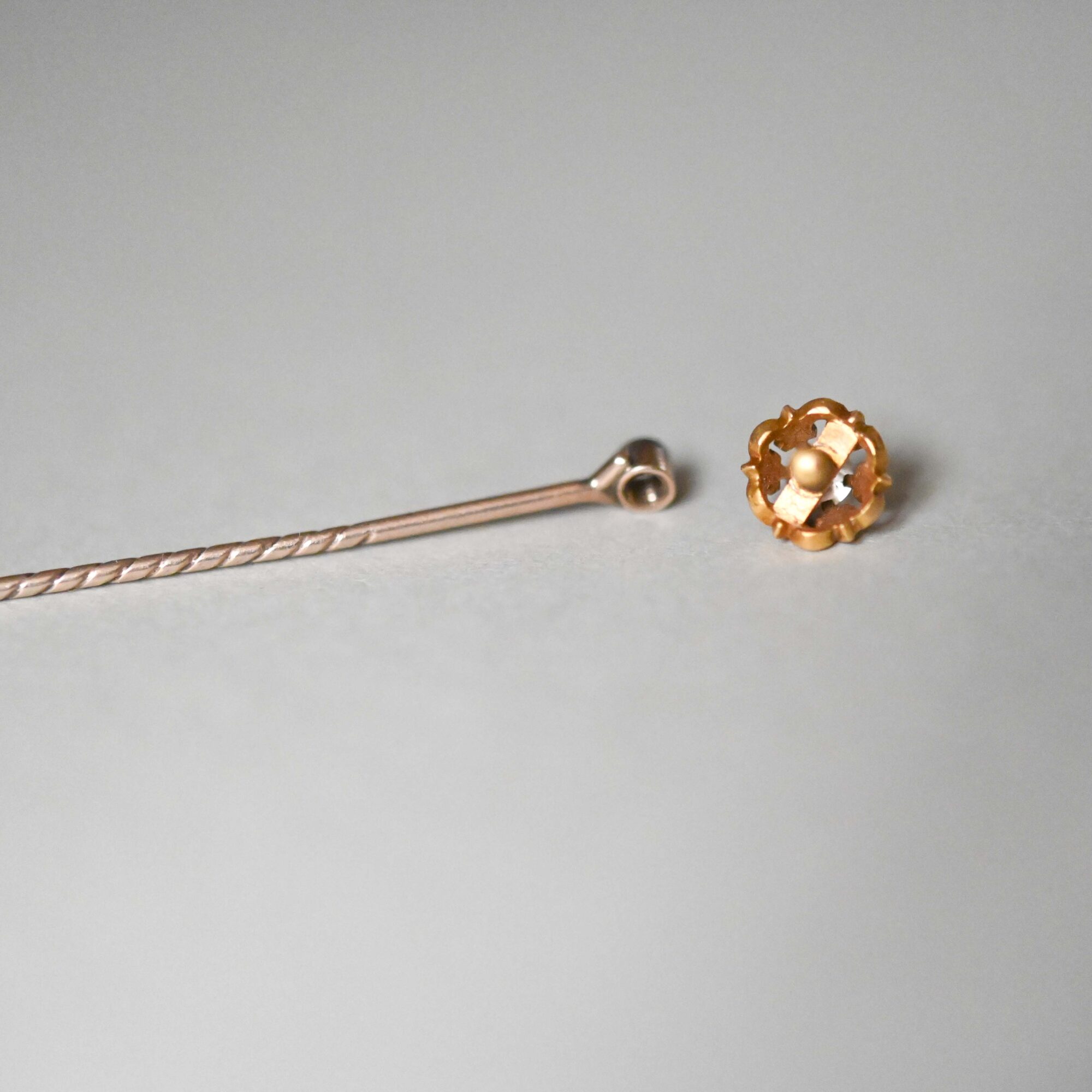 Antique Victorian old cut diamond gold fleur de lis stick pin - Image 4