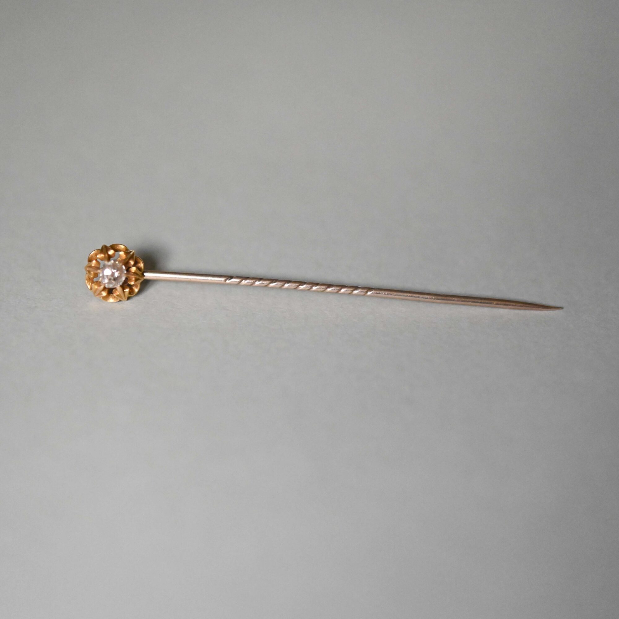 Antique Victorian old cut diamond gold fleur de lis stick pin - Image 3