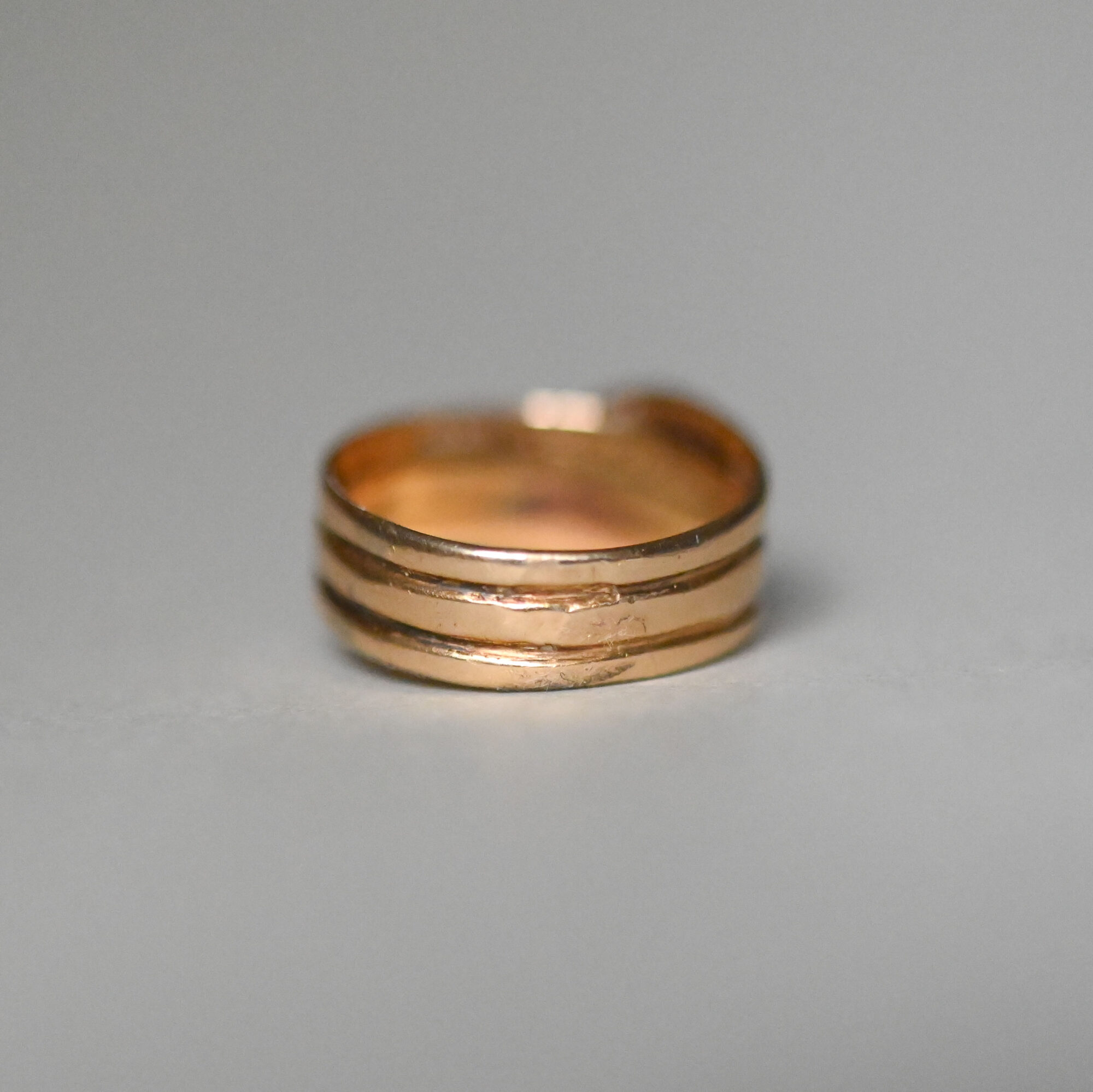 Edwardian 18ct gold snake ring with diamond eyes, 1905 - Image 4