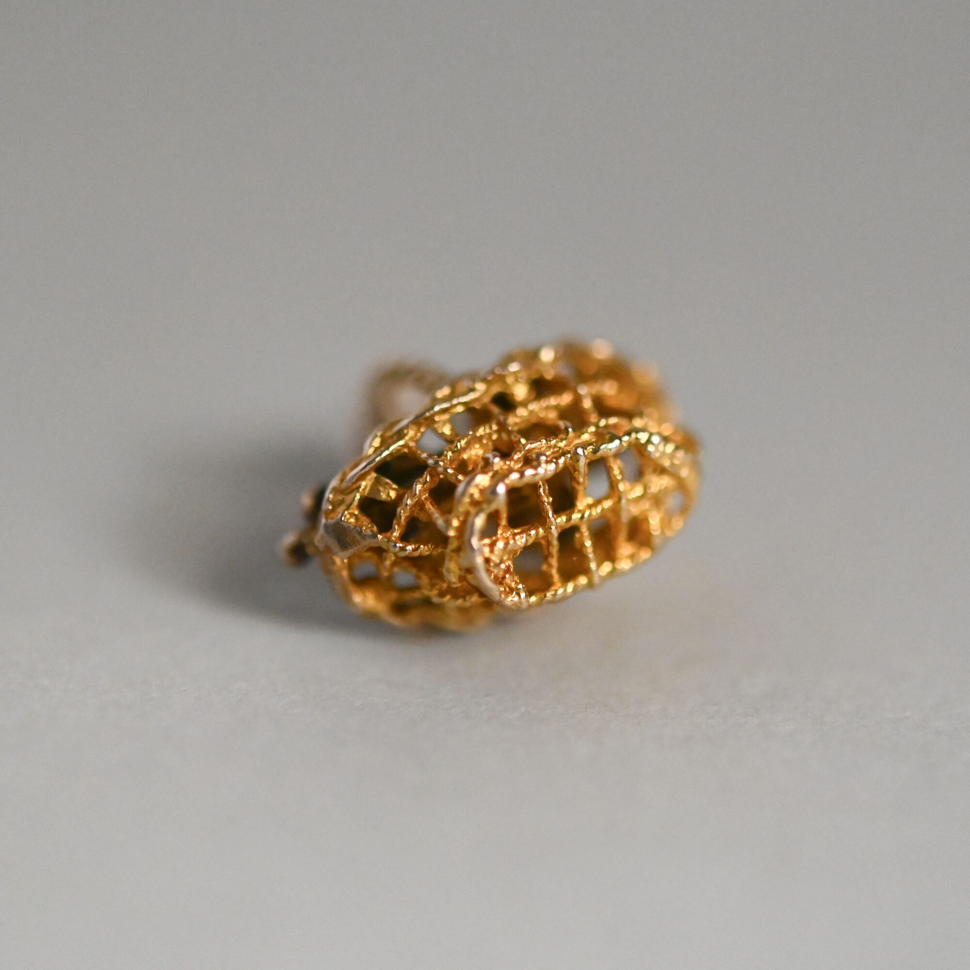 Vintage 9ct gold enamel fruit basket charm c.1960-70s - Image 3