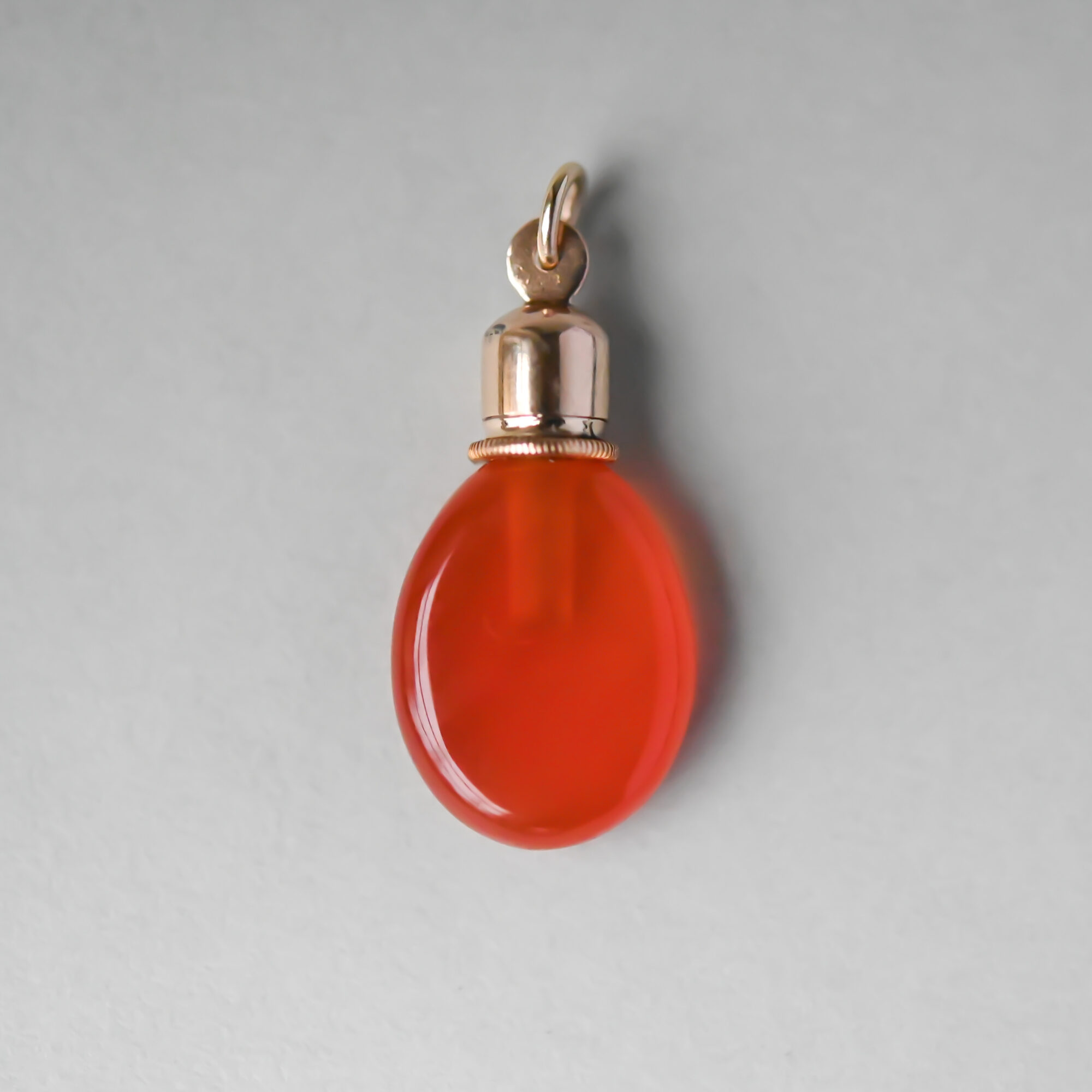 Adorable mid 19th century carnelian 9ct gold bottle pendant, c.1850s