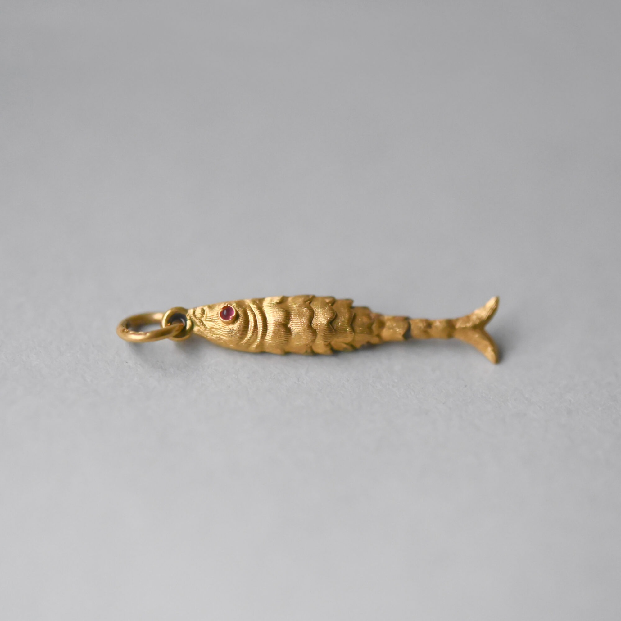 Antique Edwardian 15ct gold articulated fish charm