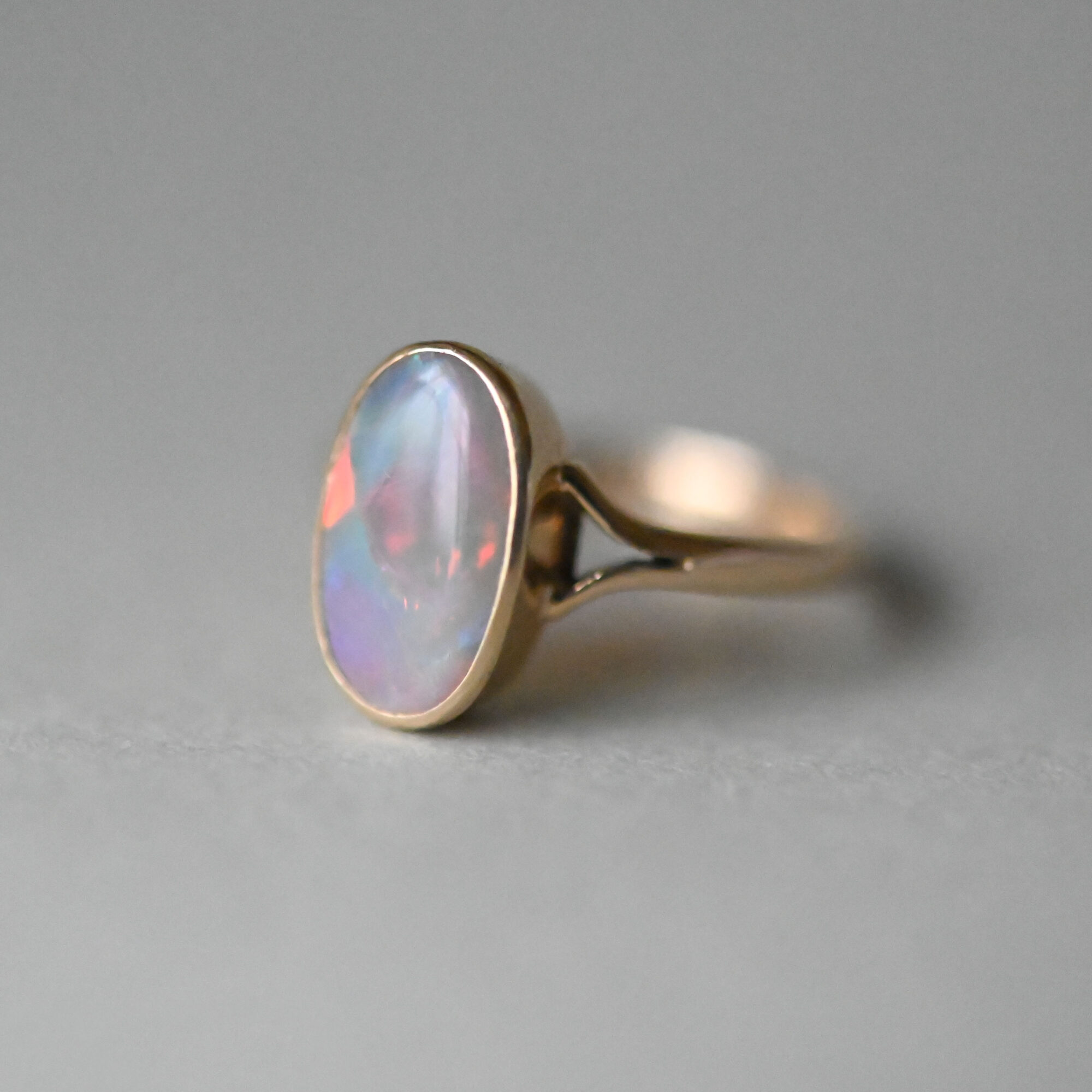 Art Deco 9ct gold fiery opal solitaire ring, c.1920s - Image 2