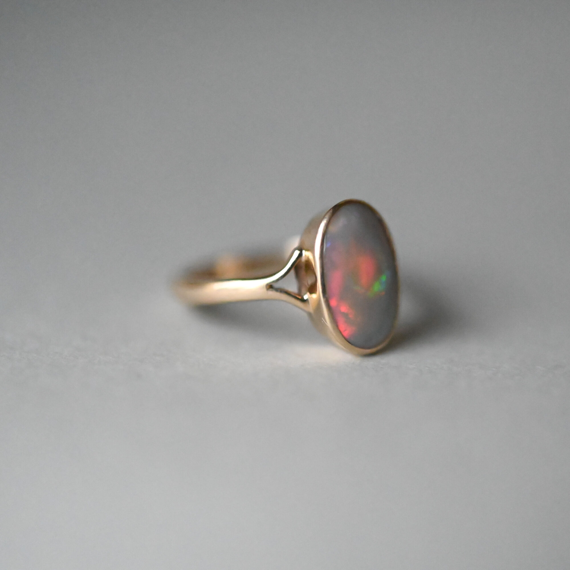 Art Deco 9ct gold fiery opal solitaire ring, c.1920s - Image 3