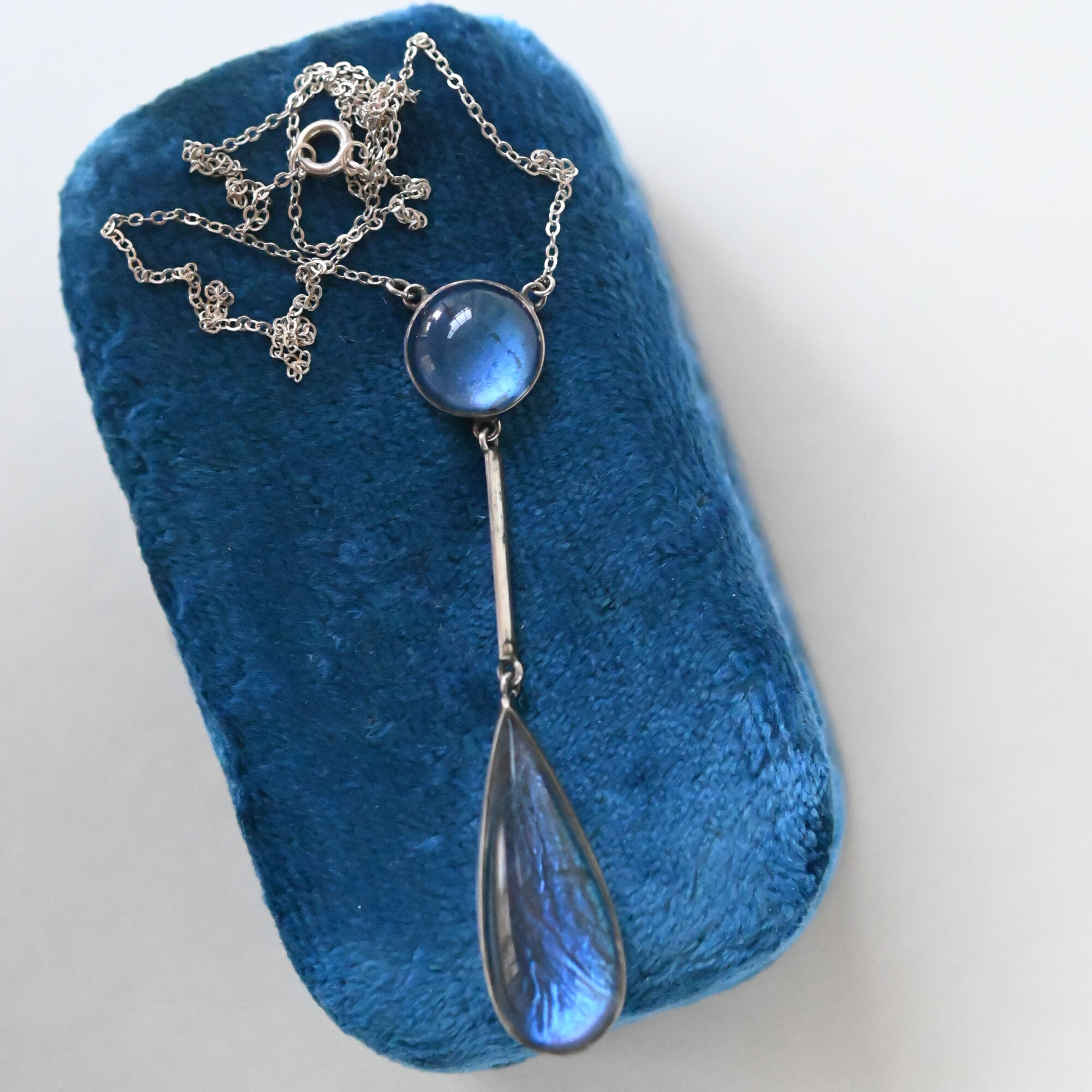 Art Deco iridescent blue butterfly wing necklace c.1920s - Image 2