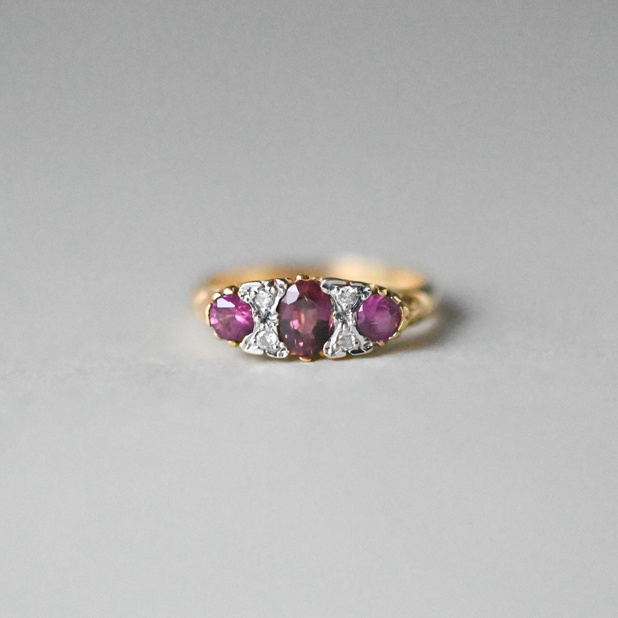 Beautiful 18ct gold brownish pink sapphire and diamond boat ring