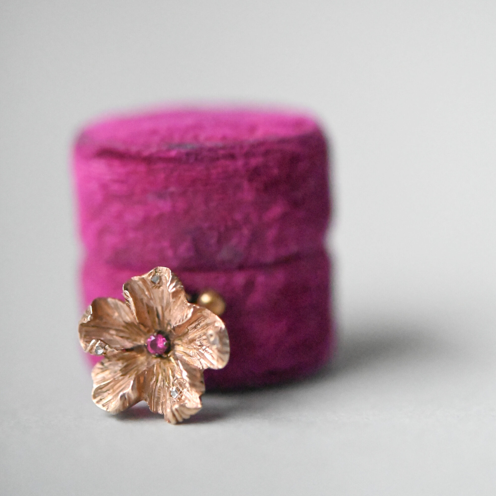 Bespoke 9ct gold ruby and mini diamond floral brooch - Image 3