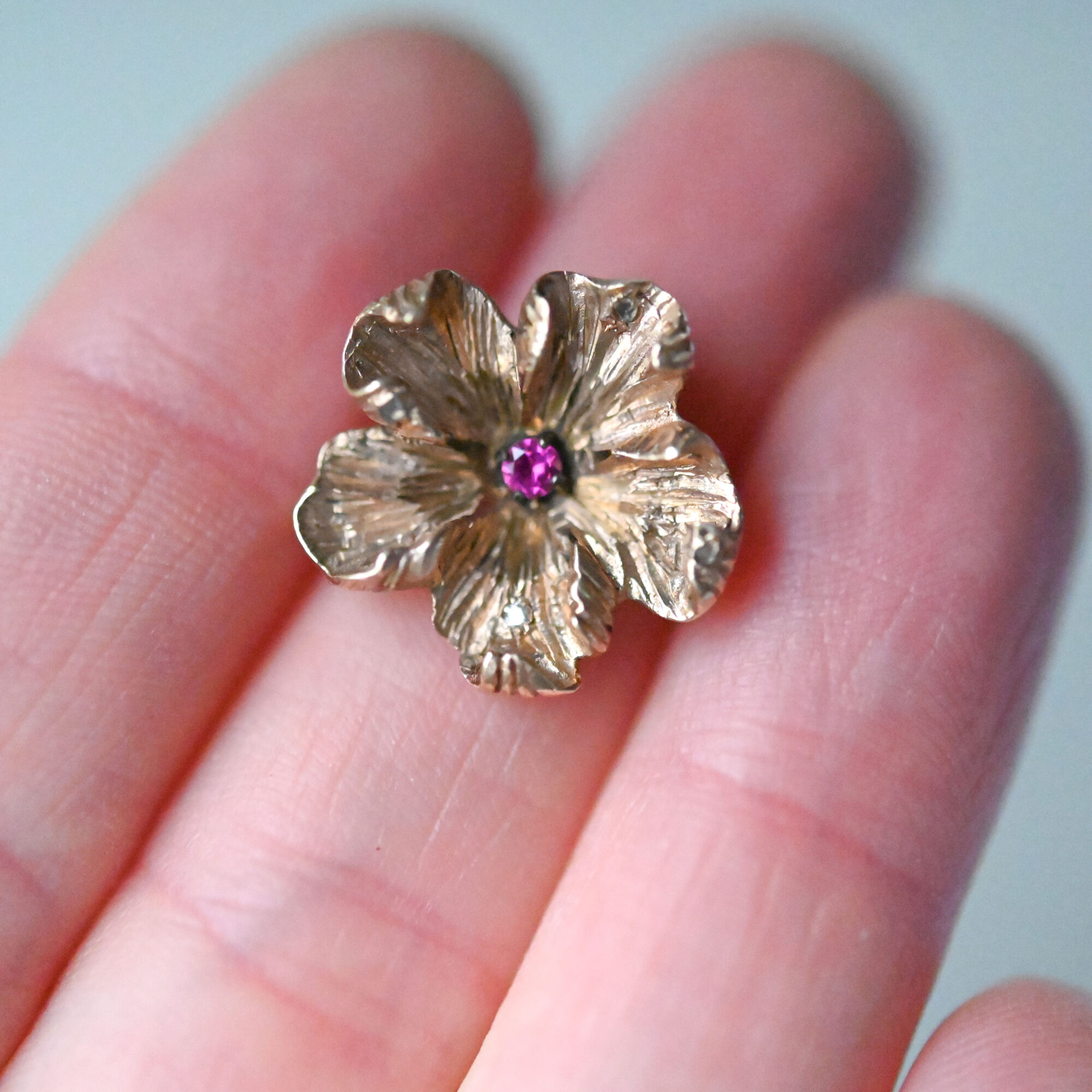 Bespoke 9ct gold ruby and mini diamond floral brooch - Image 5