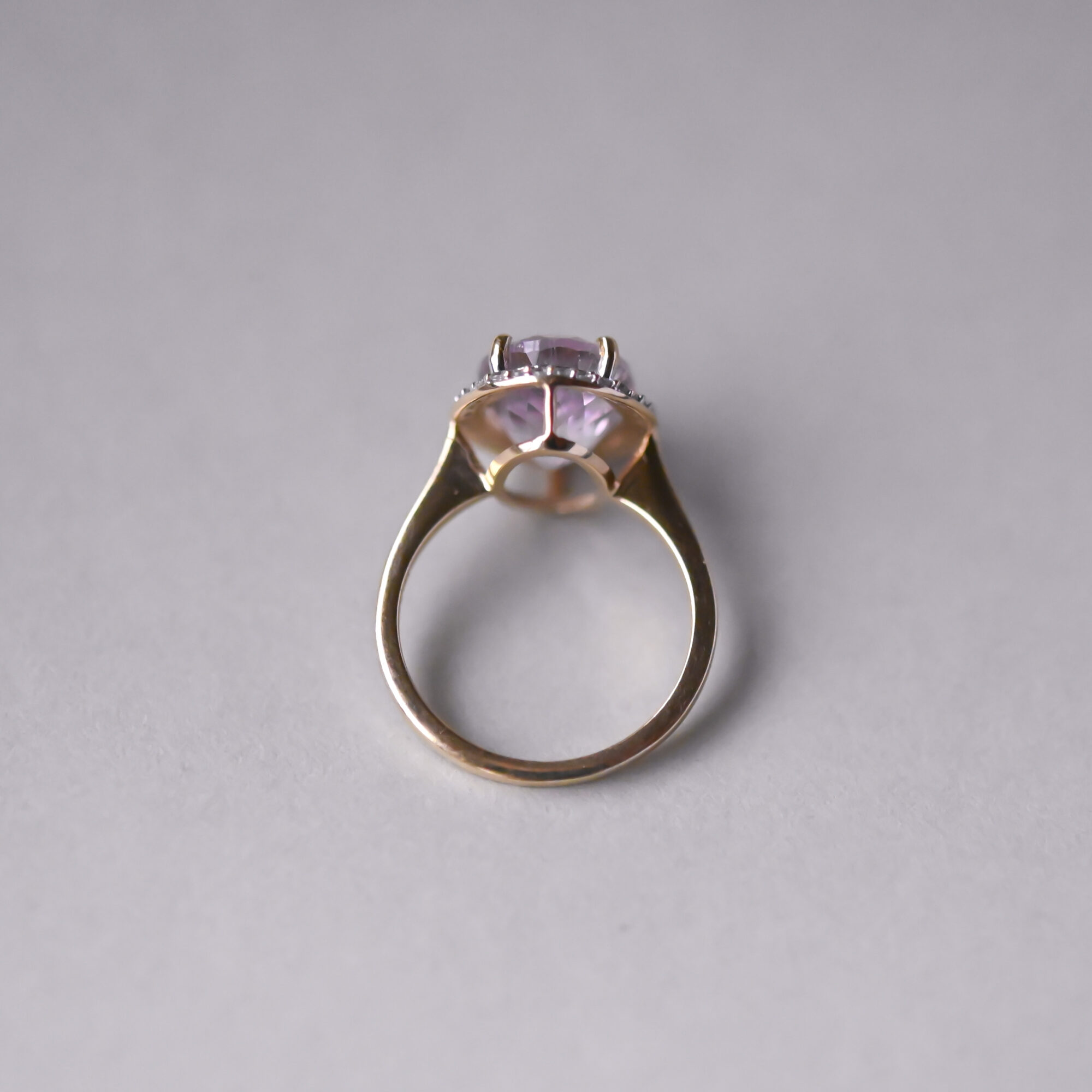 Classic 9ct gold Kunzite and mini diamond cluster ring - Image 4