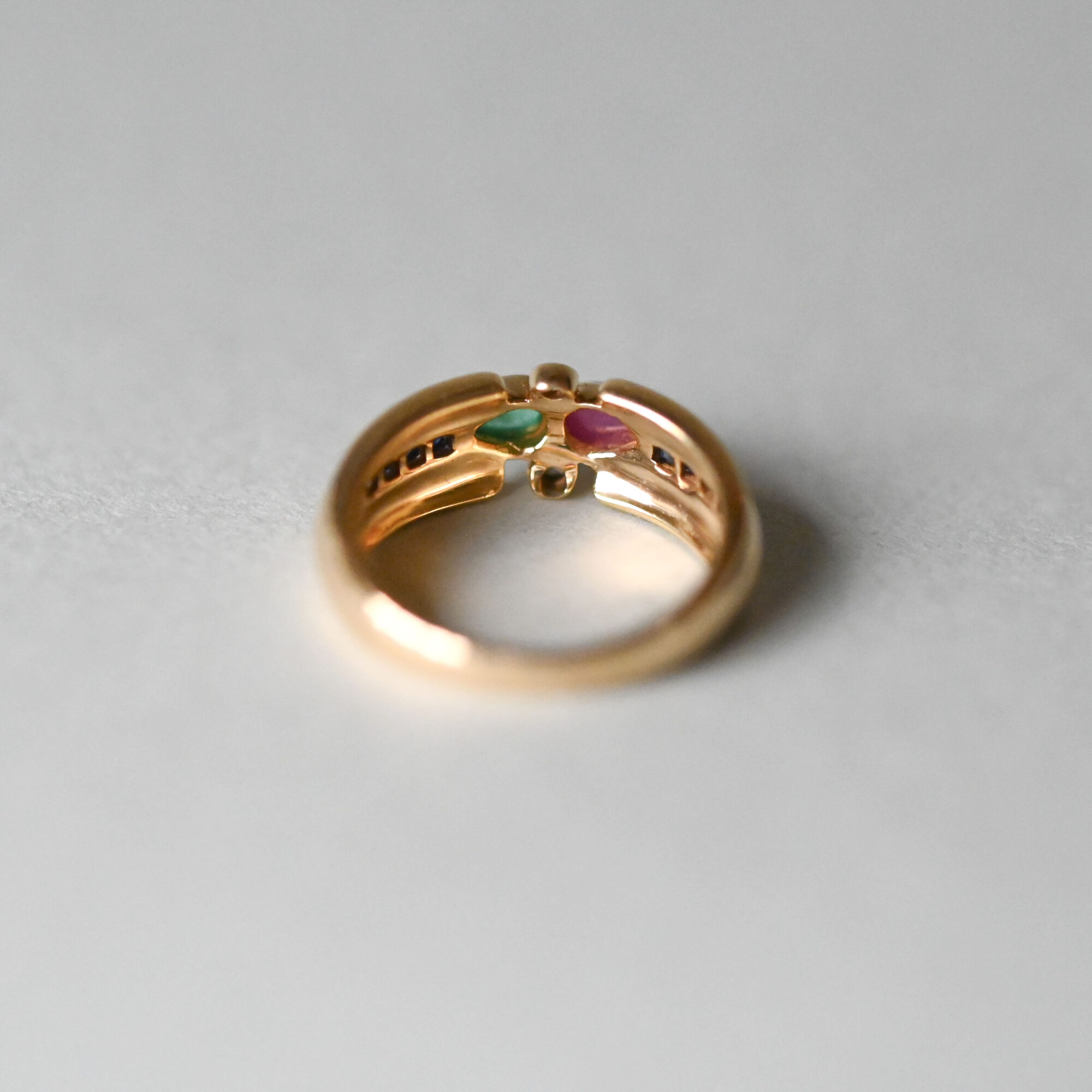 Contemporary 18ct gold emerald, sapphire, ruby and diamond aesthetic ring - Image 5