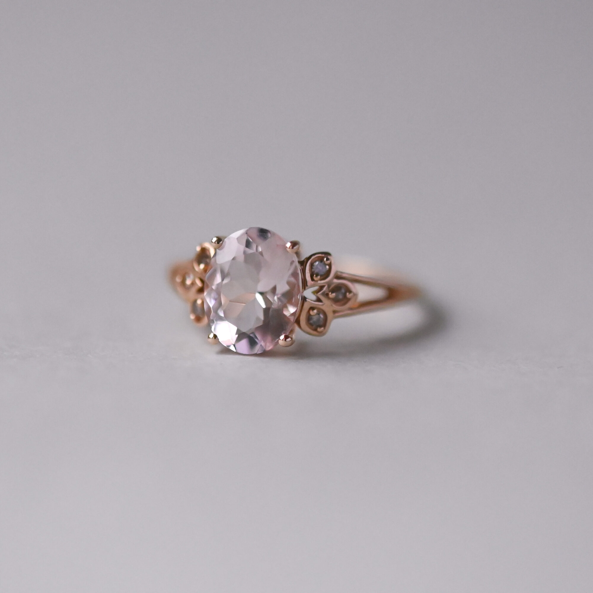 Contemporary 9ct gold morganite and mini champagne diamond ring - Image 2