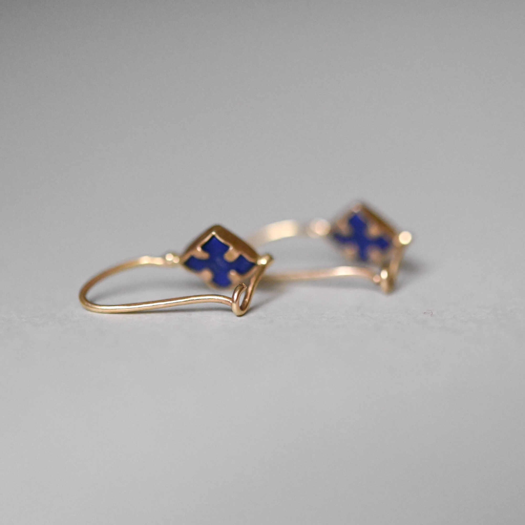 Dainty 14ct gold lapis lazuli Byzantine design drop earrings - Image 3