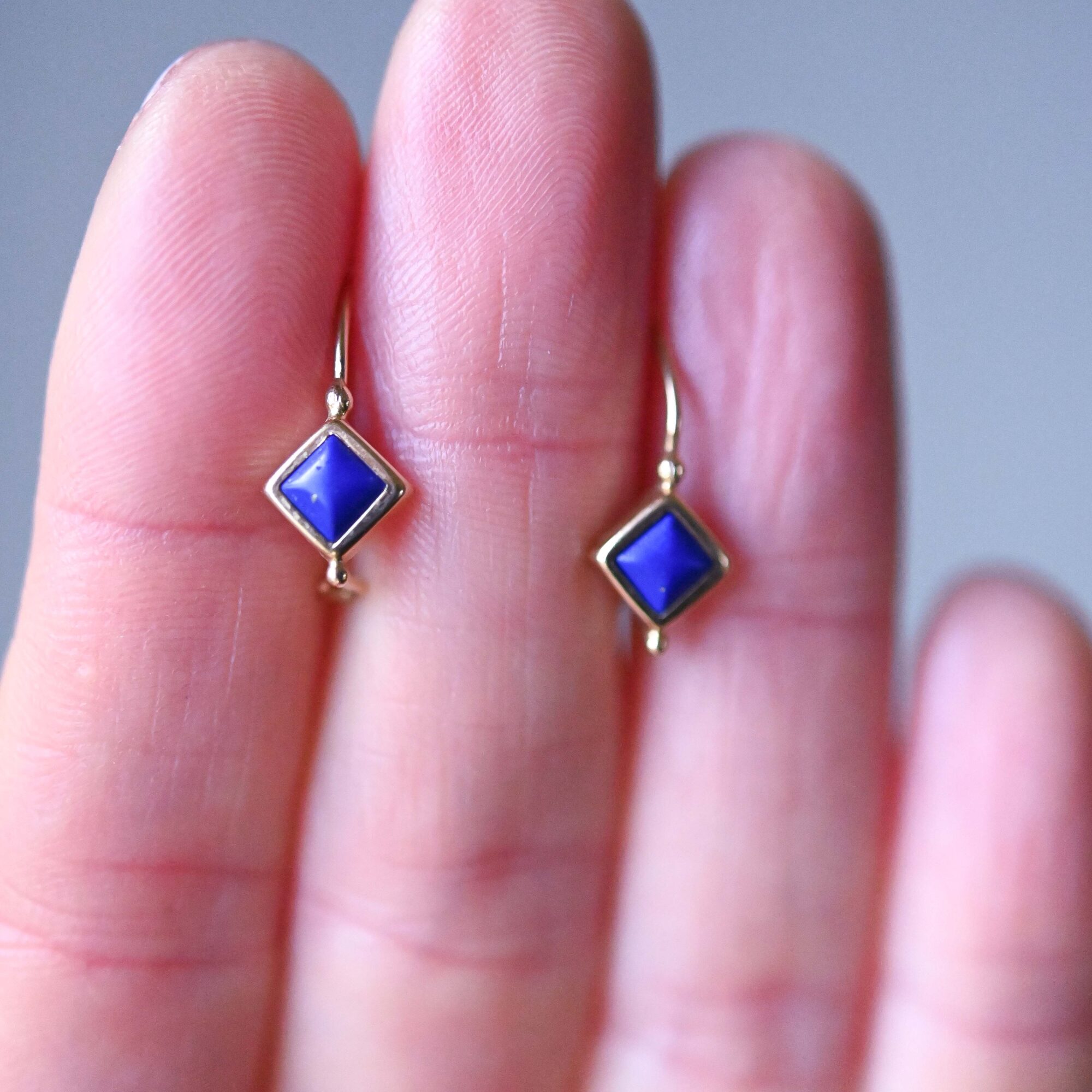 Dainty 14ct gold lapis lazuli Byzantine design drop earrings - Image 4