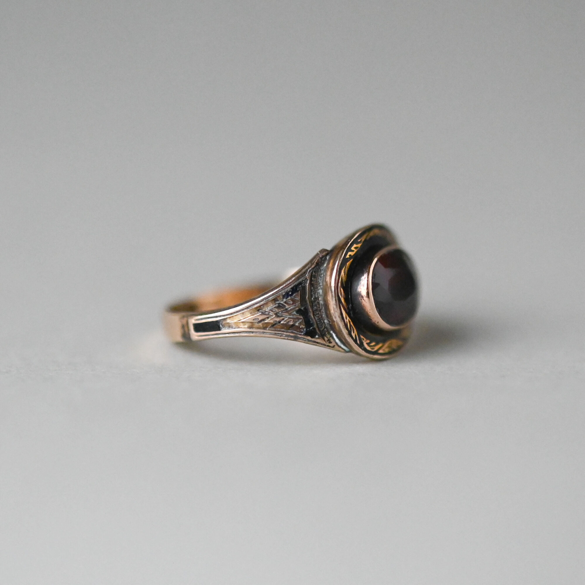 Early Victorian 9ct gold garnet and black enamel ring, c.1860s - Image 4