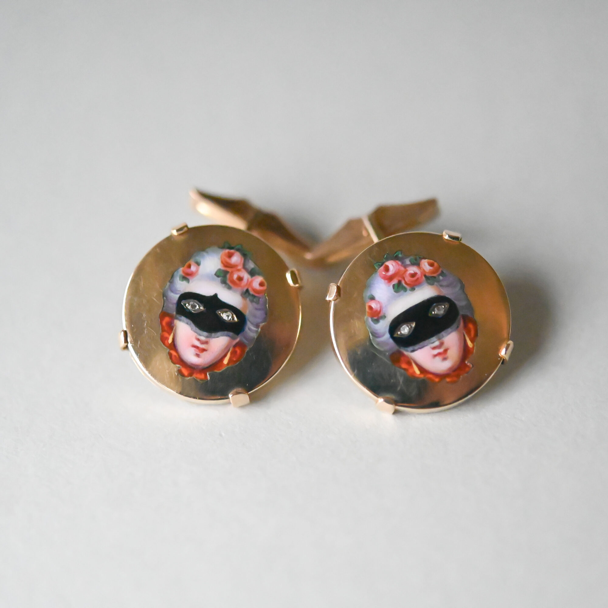 Pair of Georgian Victorian 18ct gold enamel masked ladies, c.1840s - Image 2