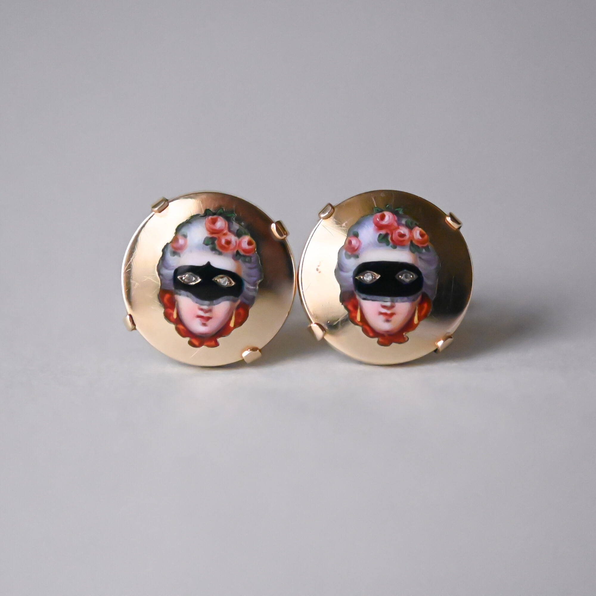 Pair of Georgian Victorian 18ct gold enamel masked ladies, c.1840s