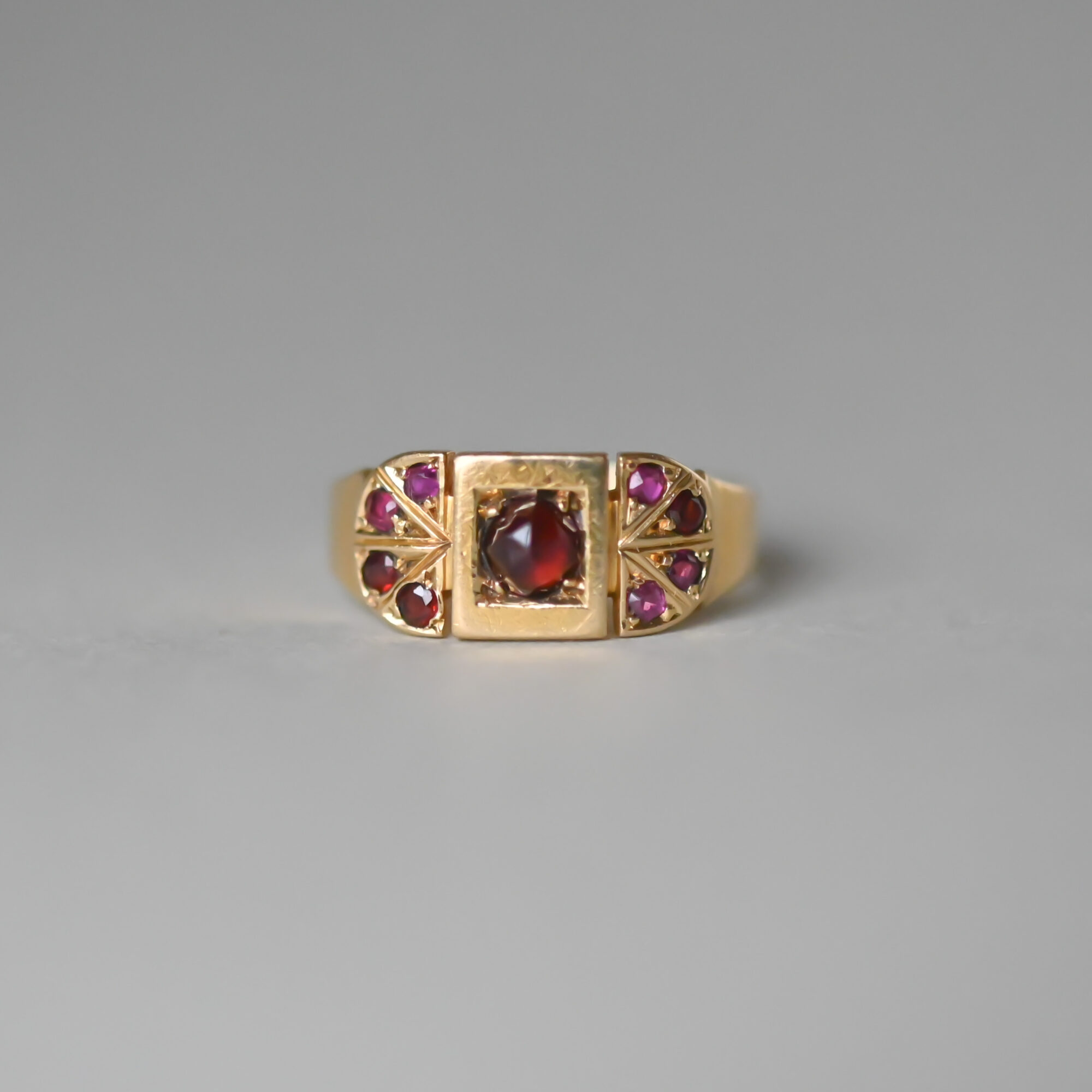 Victorian 18ct gold garnet and spinel ring, 1881