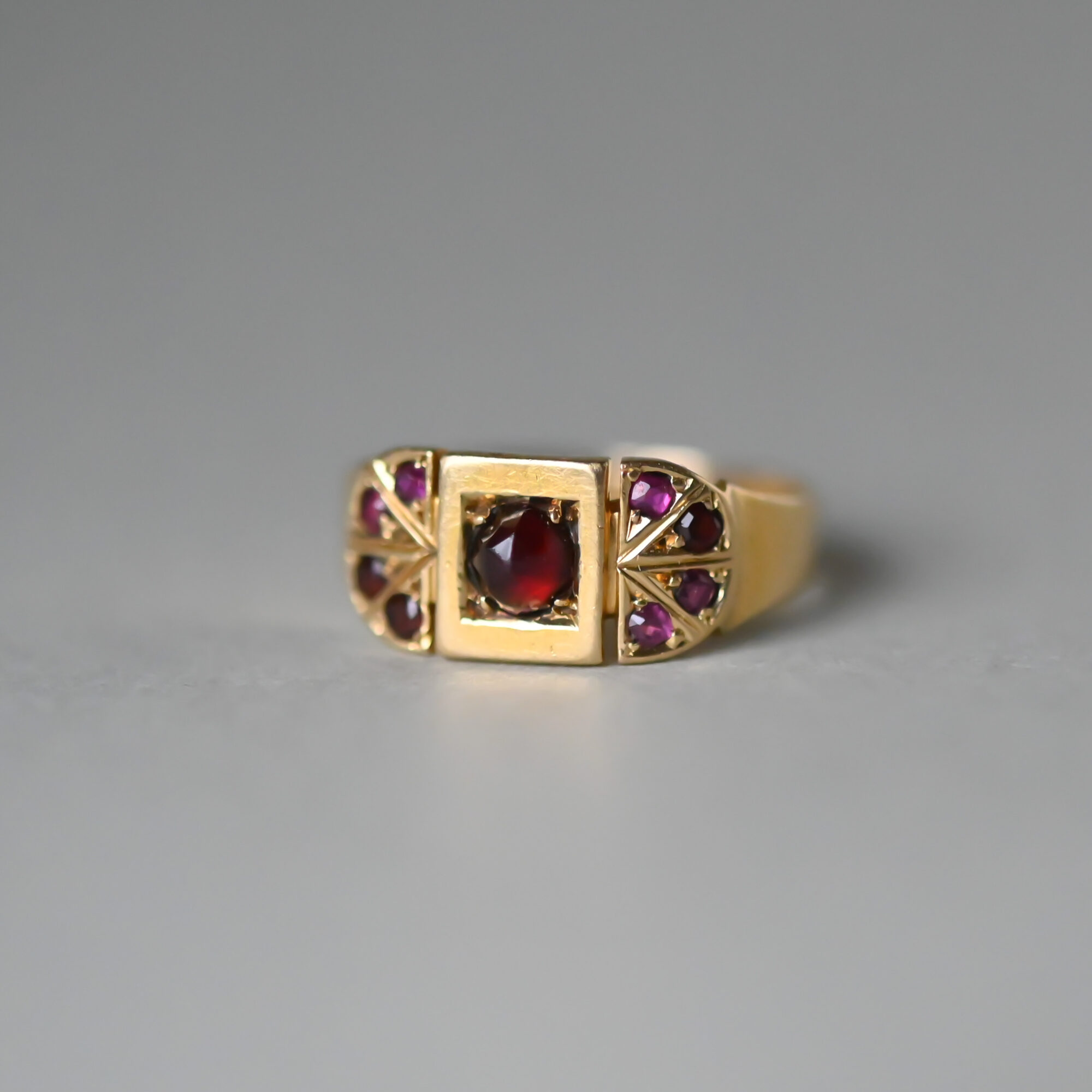 Victorian 18ct gold garnet and spinel ring, 1881 - Image 2