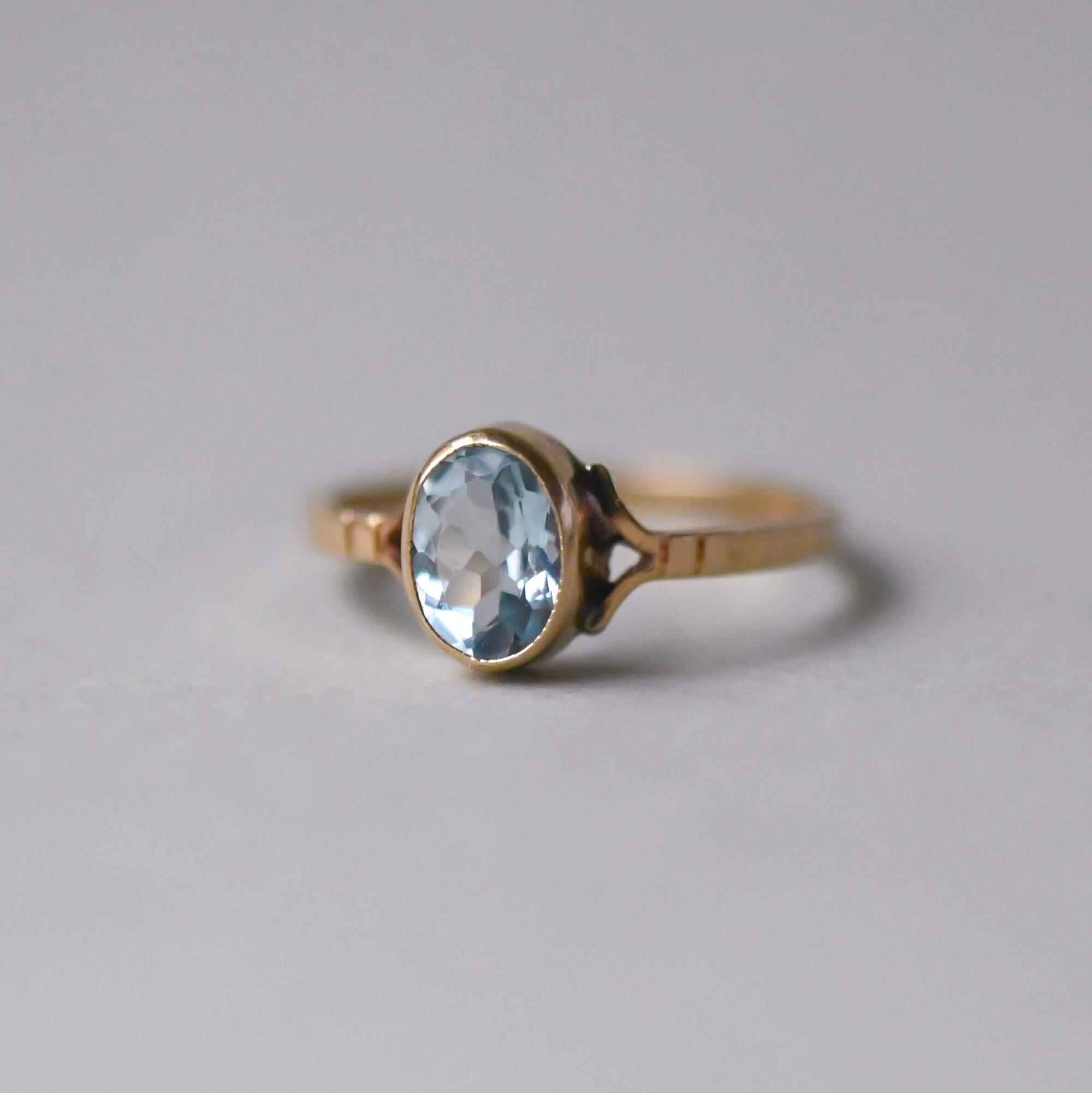 Vintage 9ct gold aquamarine solitaire ring - Image 2