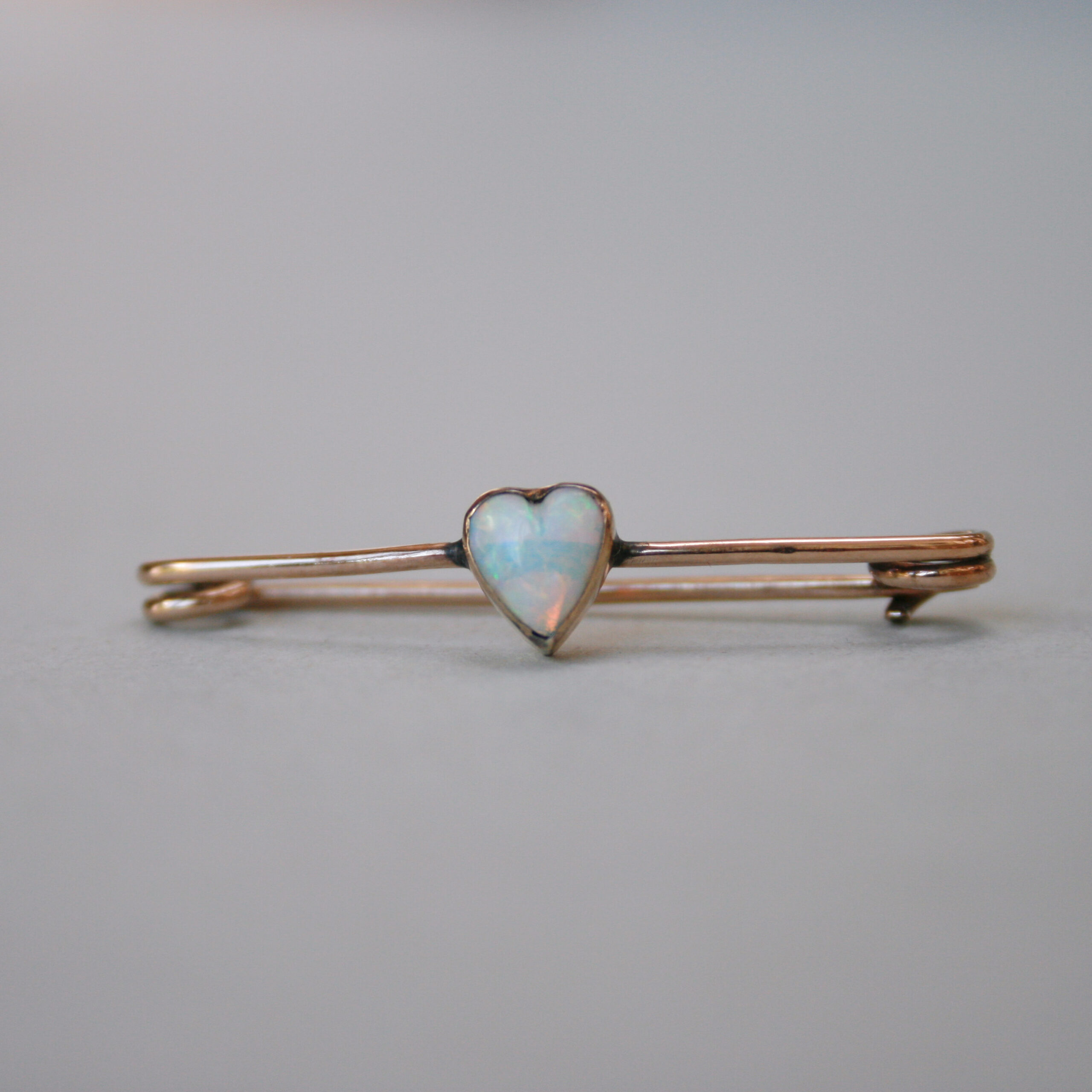 Antique Edwardian 9ct gold heart shape opal bar brooch