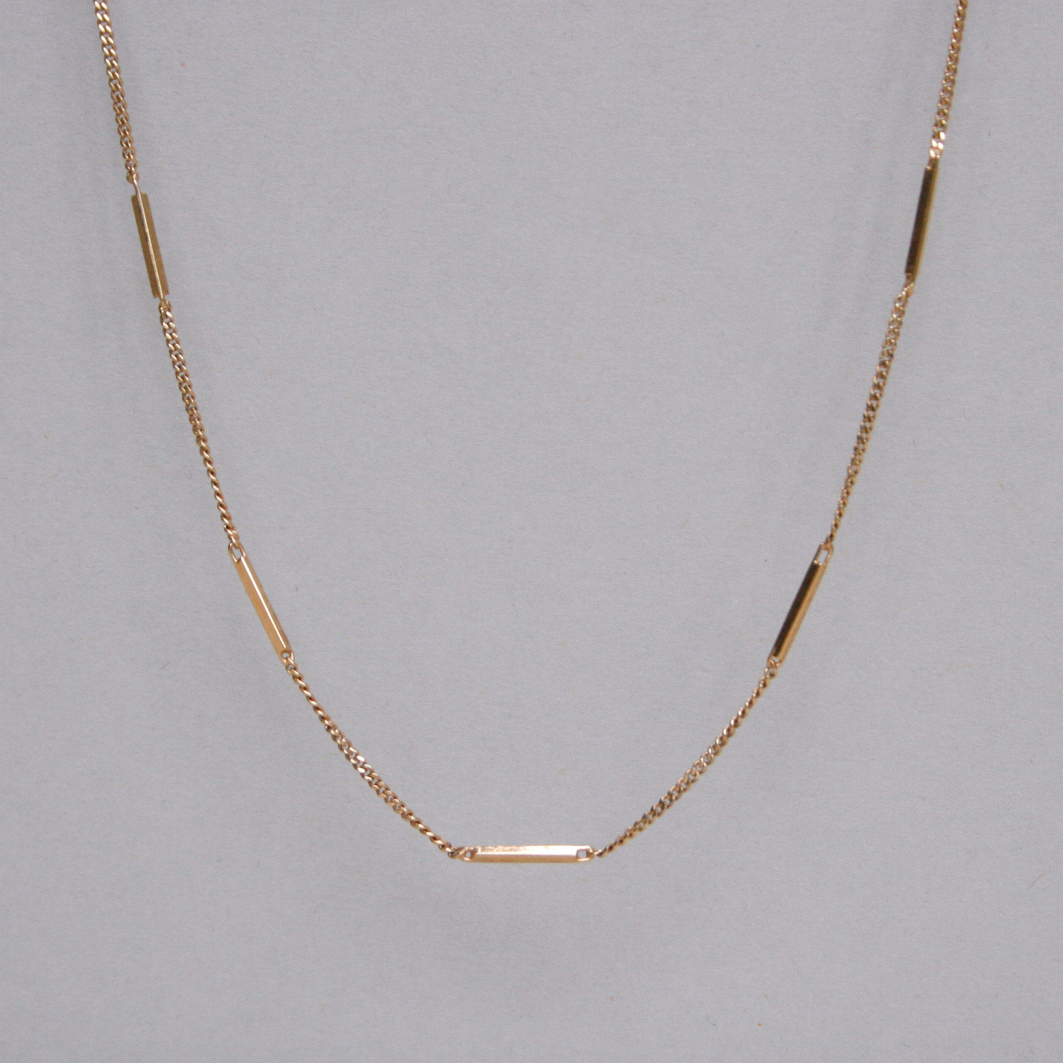 Contemporary 9ct gold bar station link chain necklace